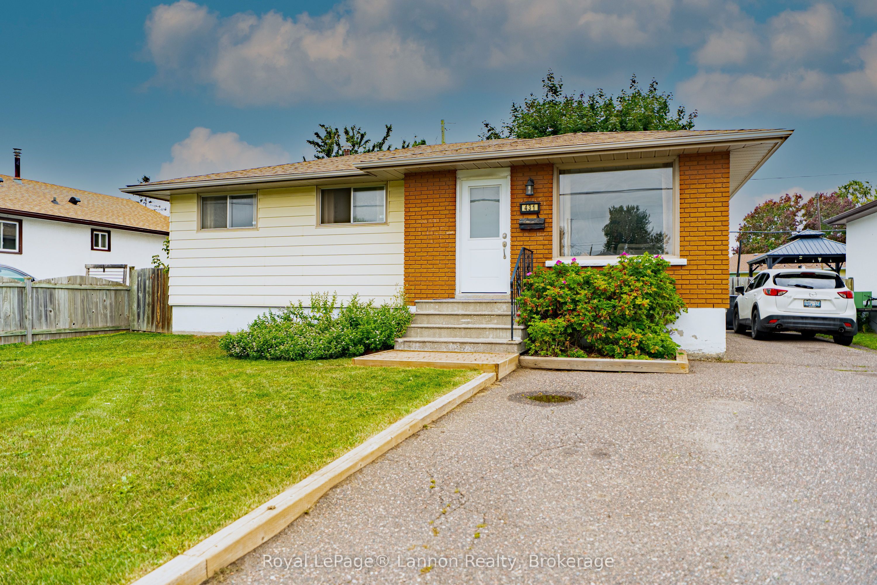 431 Churchill Drive W, Thunder Bay, ON P7C 1V8