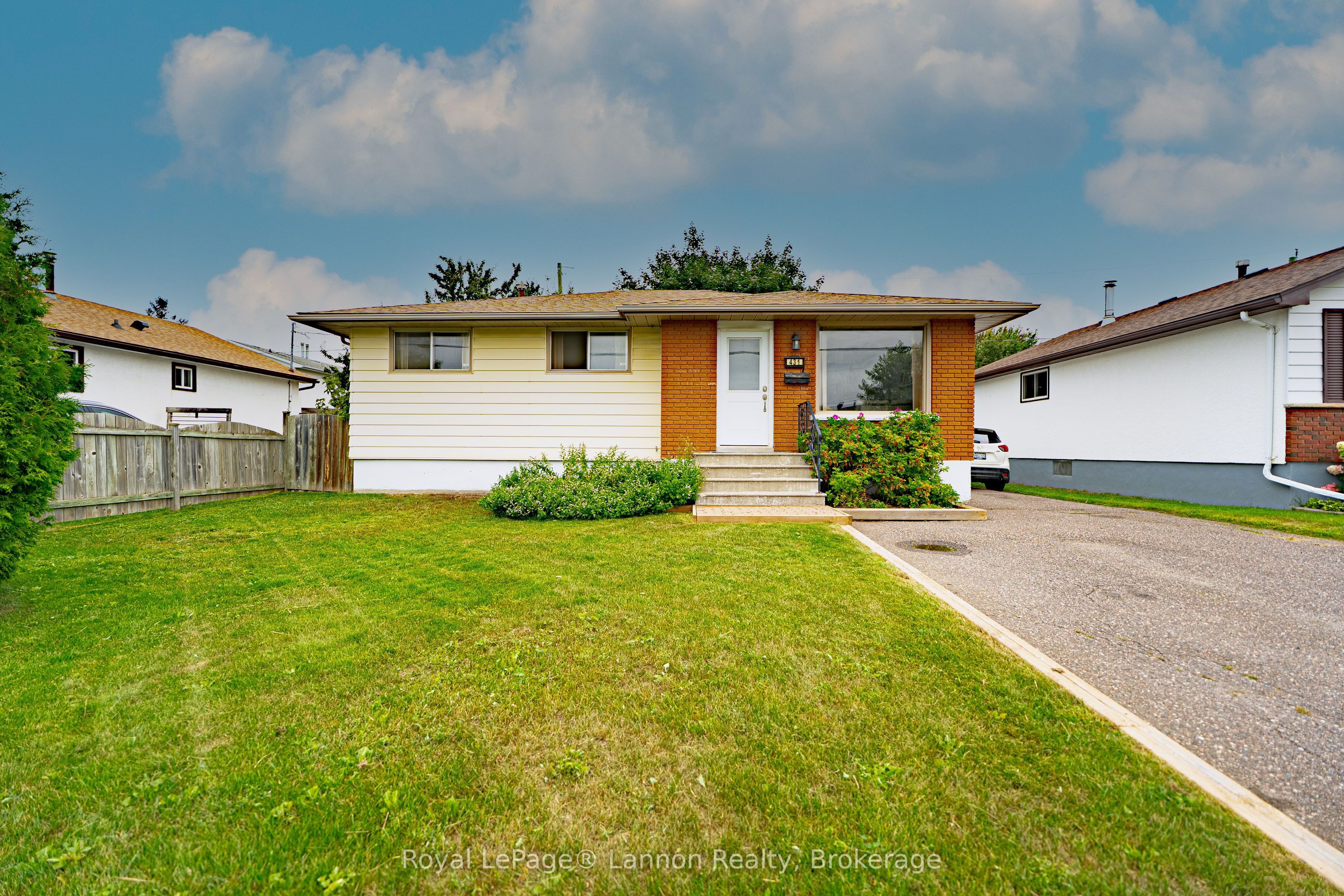 431 Churchill Drive W, Thunder Bay, ON P7C 1V8 photo 2