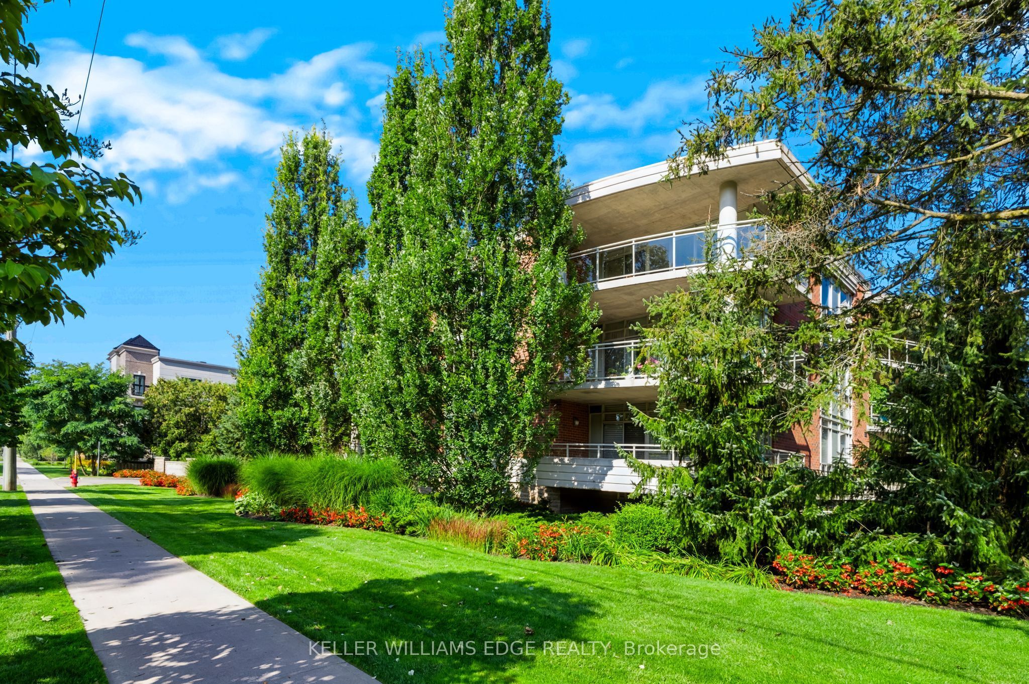 125 Wilson Street W 301, Hamilton, ON L9G 0B3 photo 2