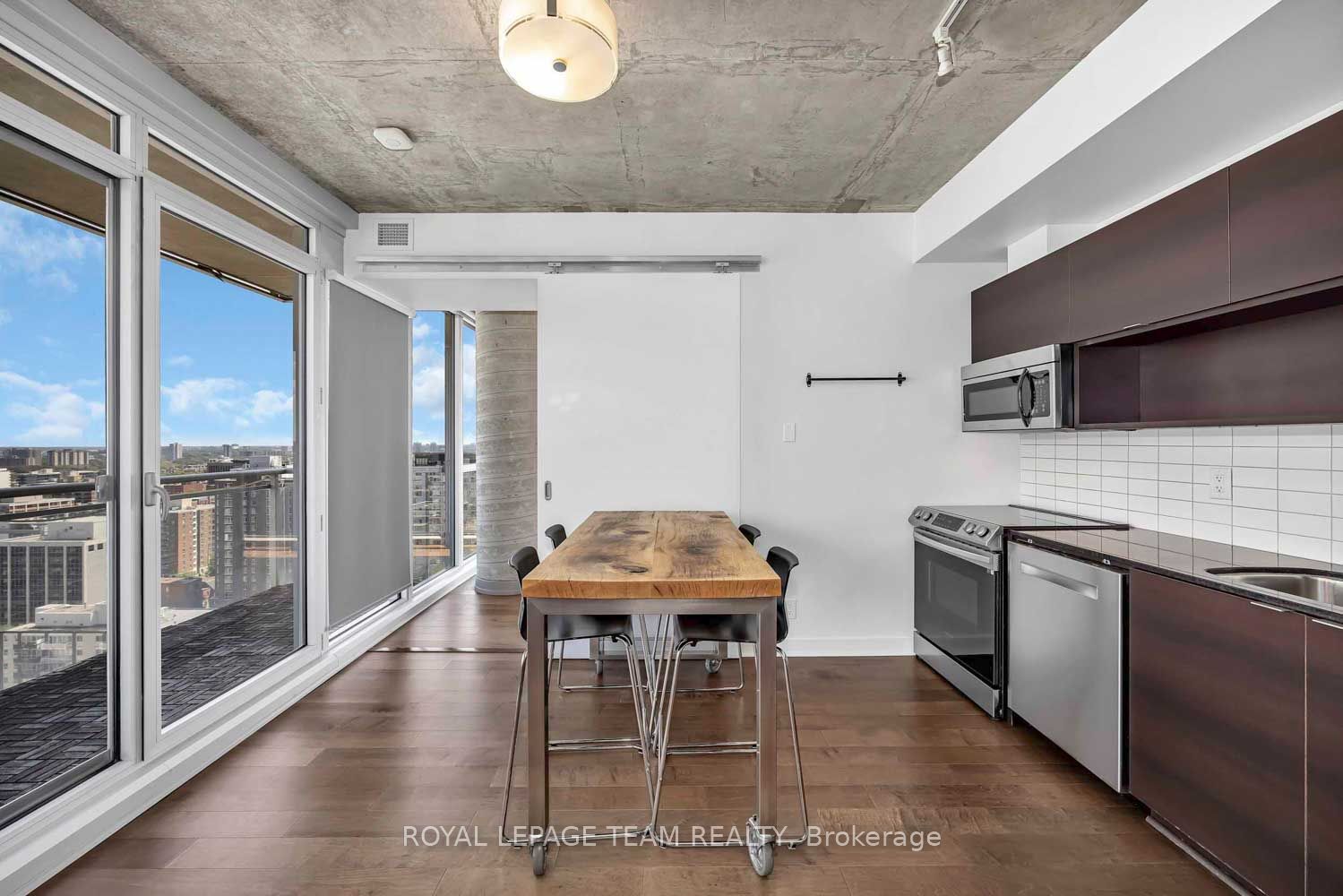 324 Laurier Avenue W 2010, Ottawa Centre, ON K1N 6P6 photo 3