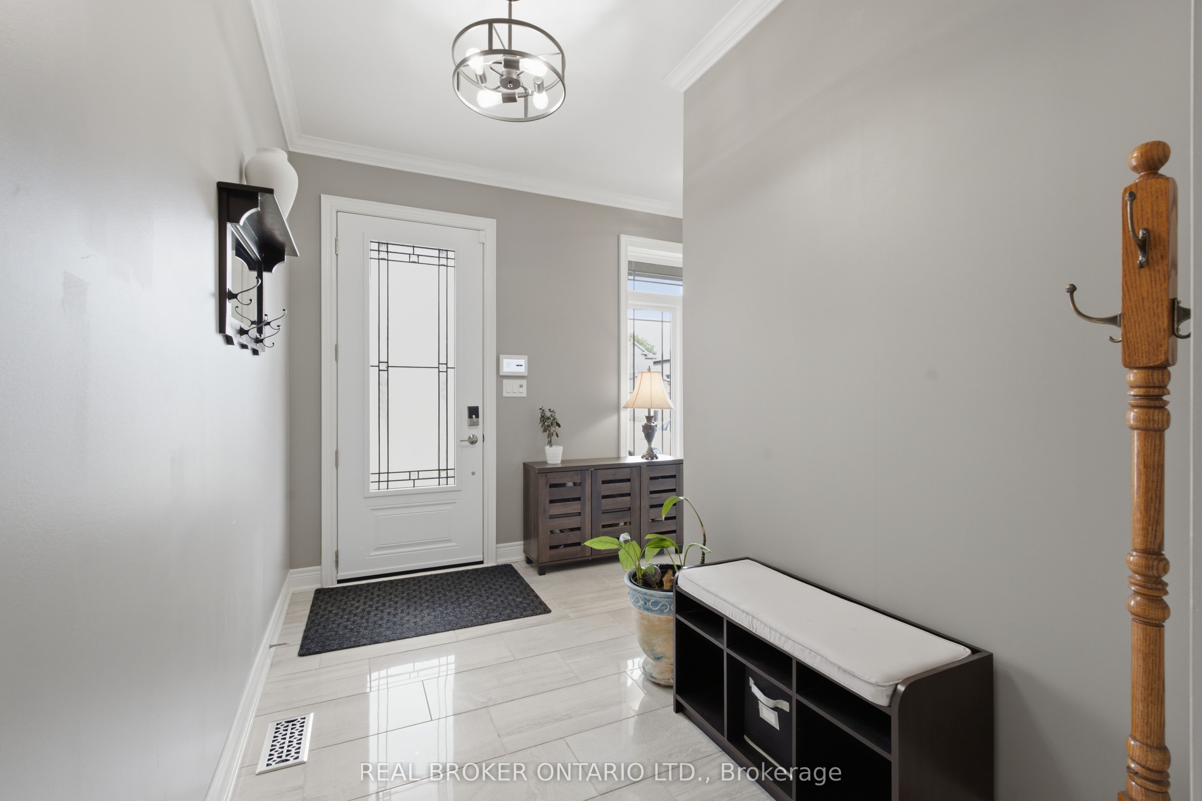 7002 Optimist Lane, Niagara Falls, ON L2E 0B1 photo 2