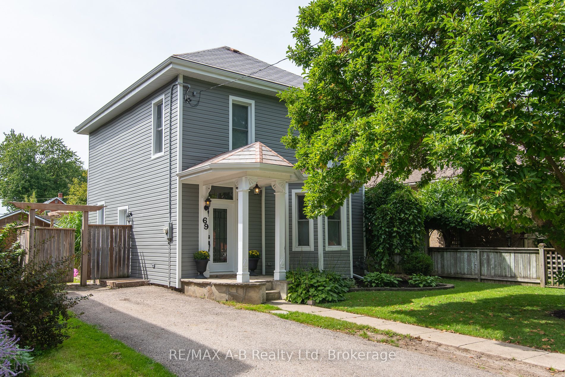 69 Louise Street, Stratford, ON N5A 2E3 photo 2