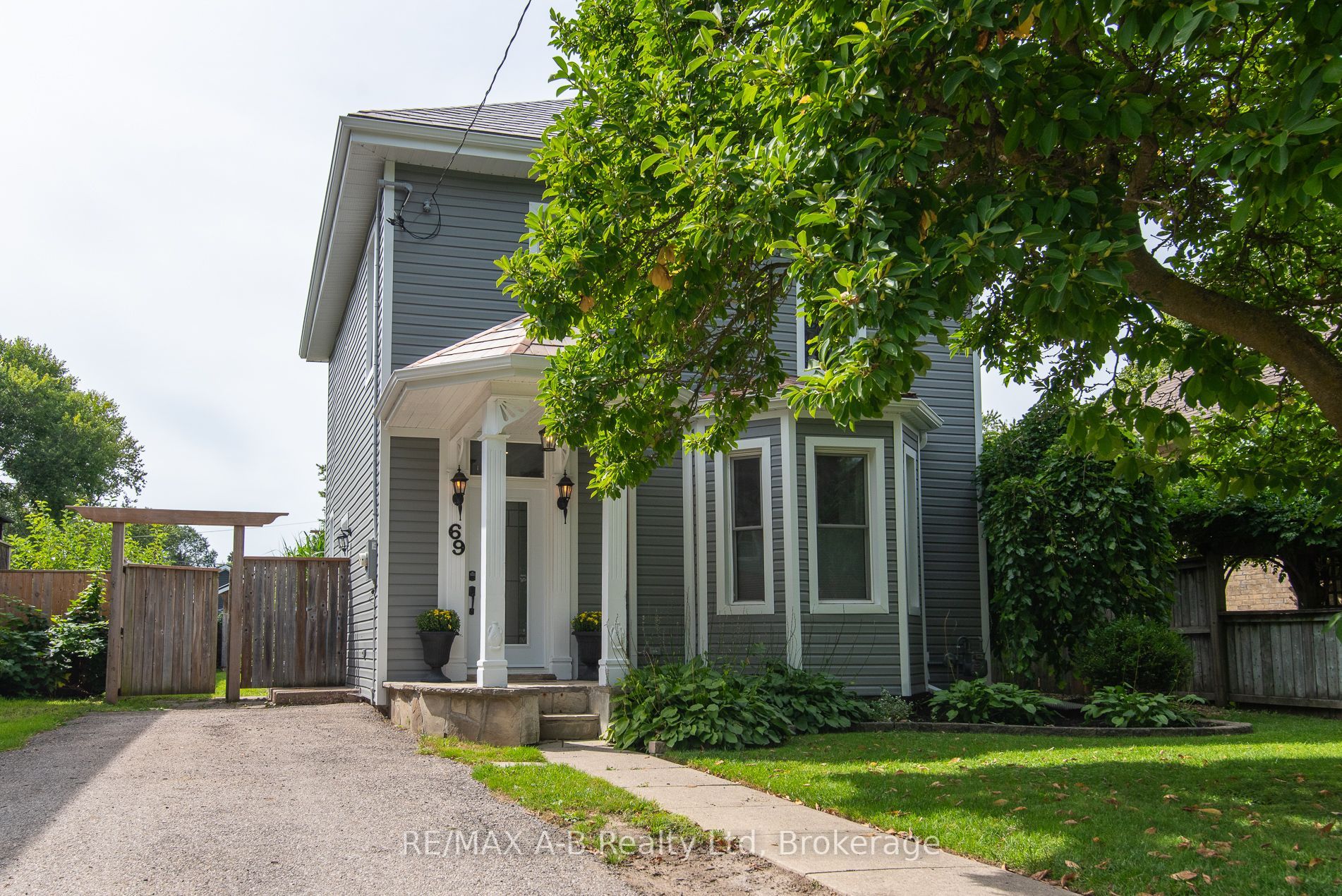 69 Louise Street, Stratford, ON N5A 2E3 photo 3