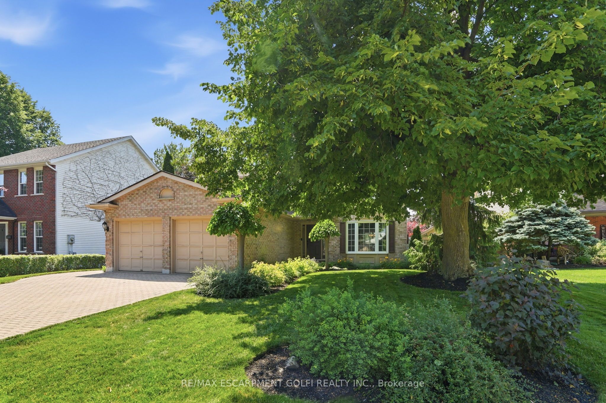 12 Harvest Oak Drive, Welland, ON L3C 6Z1 photo 2