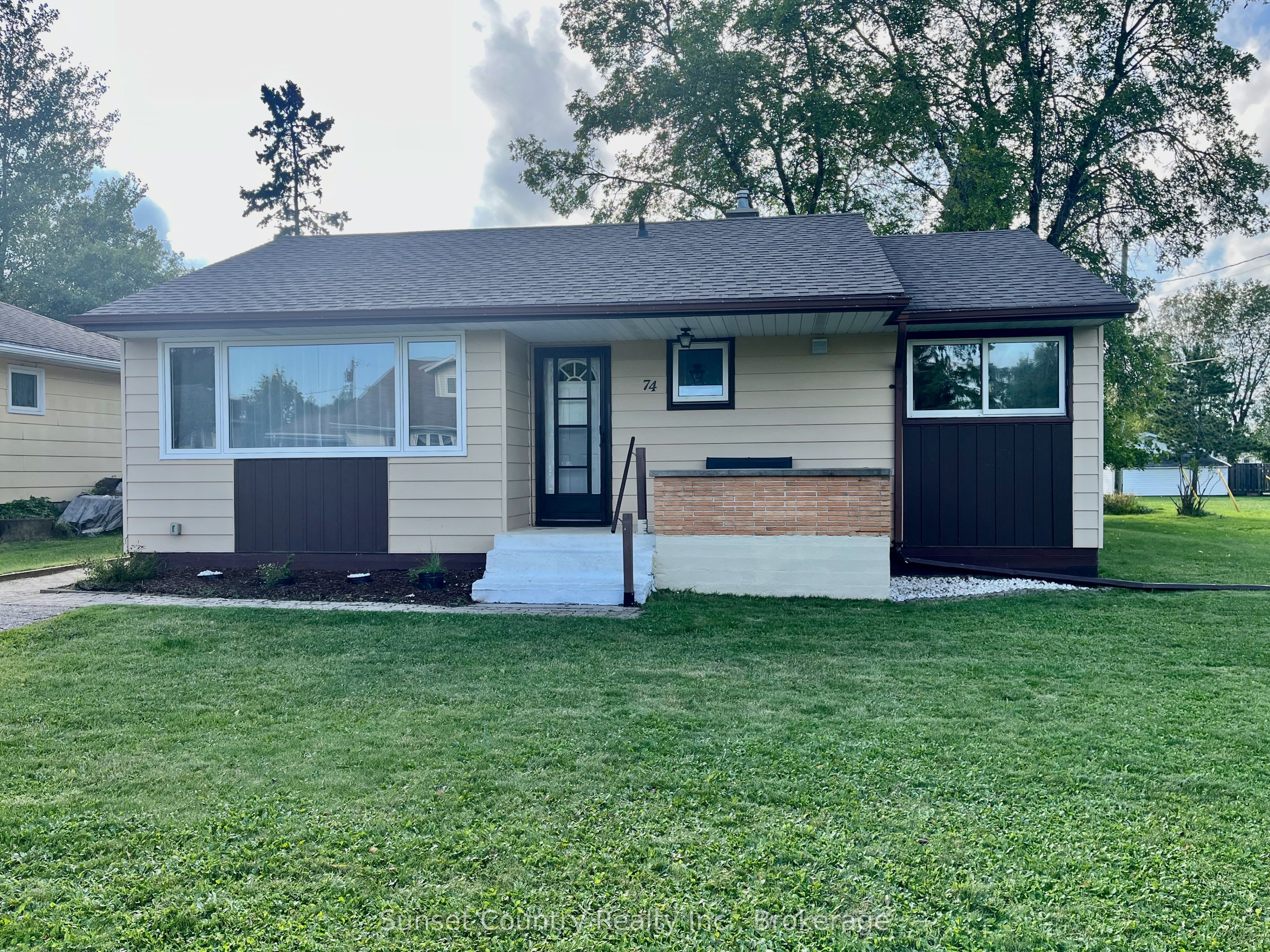 74 Elizabeth Avenue, Dryden, ON P8N 2L6