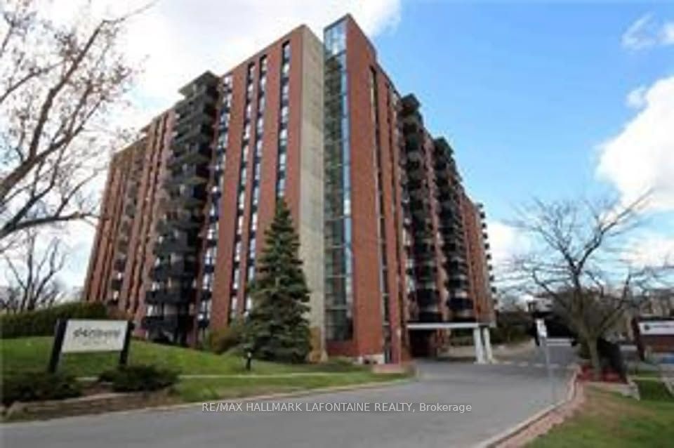2951 Riverside Drive 812, Billings Bridge - Riverside Park and Area, ON K1V 8W6