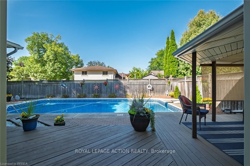 20 Wildflower Lane, Brantford, ON N3R 6B4 photo 5