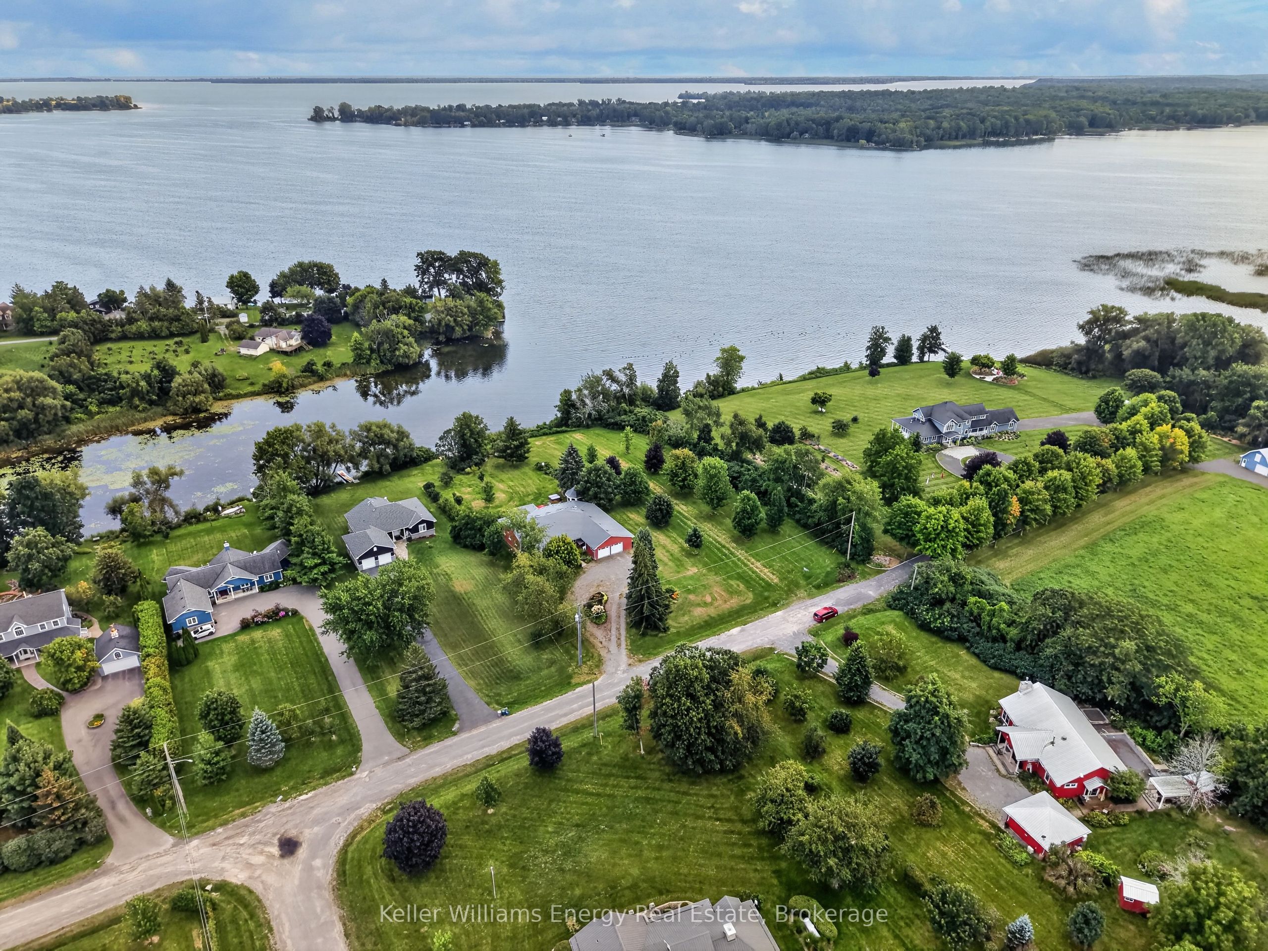 89 Smith's Bay Avenue, Prince Edward County, ON K0K 2T0 photo 2