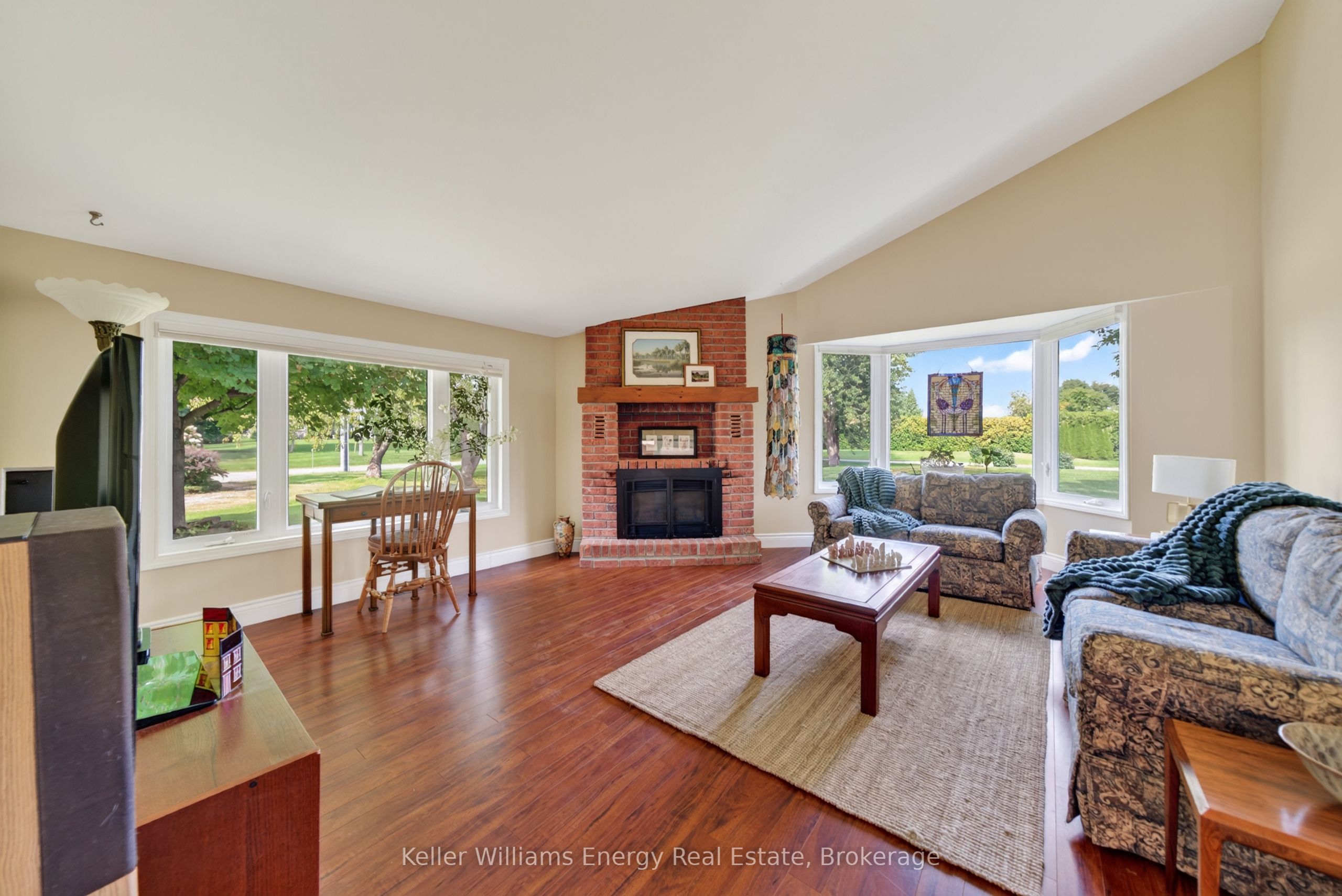 89 Smith's Bay Avenue, Prince Edward County, ON K0K 2T0 photo 3