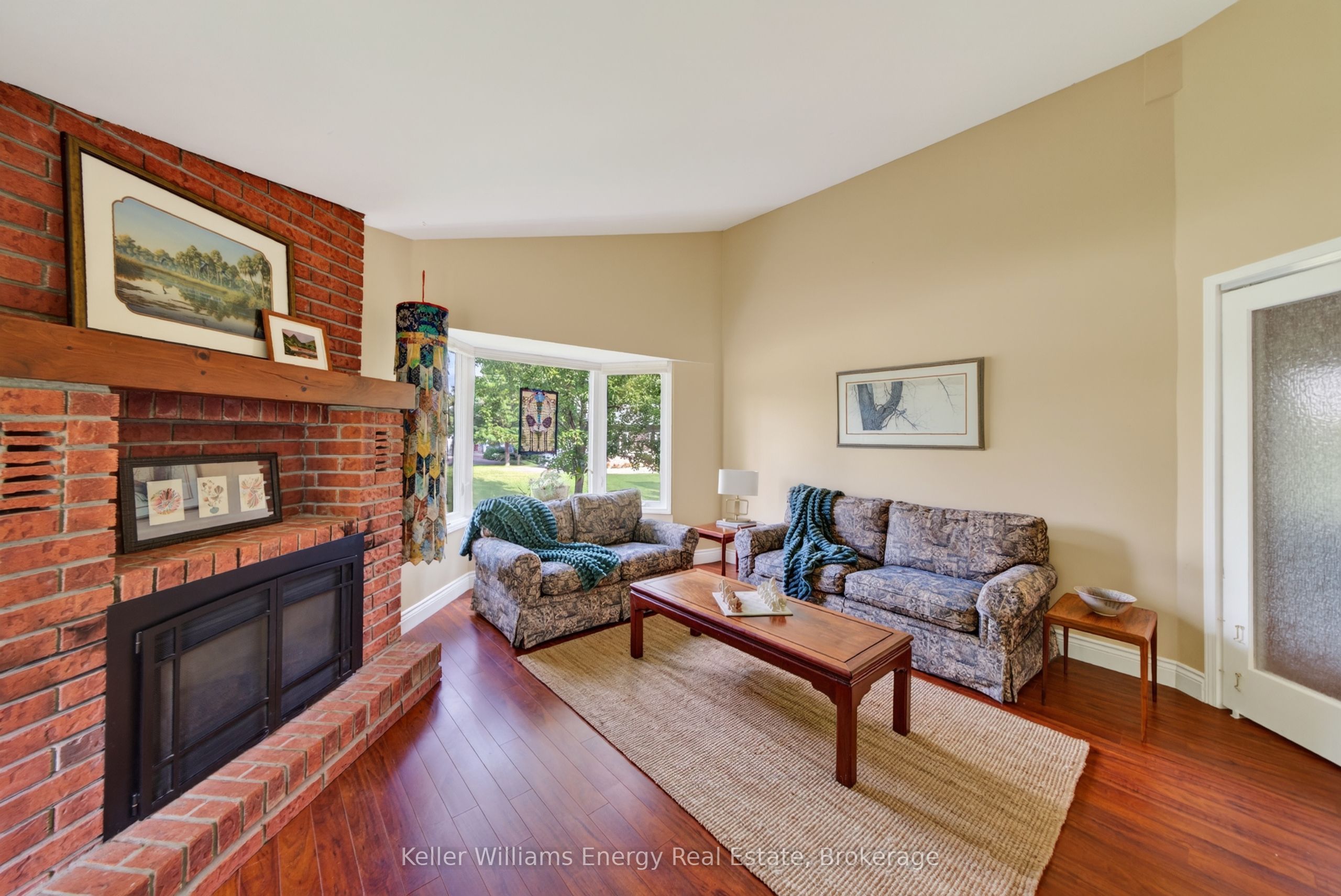 89 Smith's Bay Avenue, Prince Edward County, ON K0K 2T0 photo 4