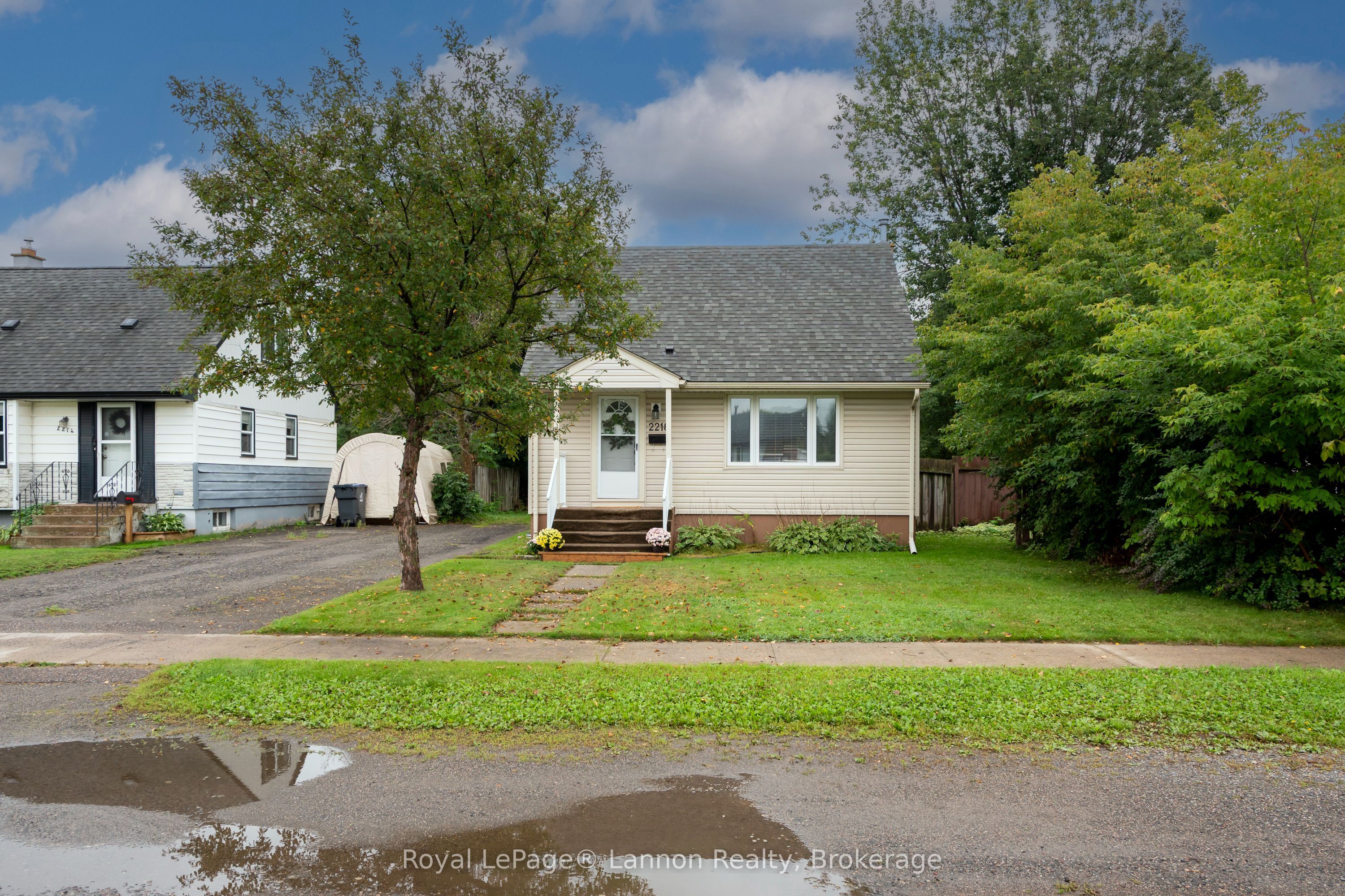 2218 Isabella Street E, Thunder Bay, ON P7E 5C6
