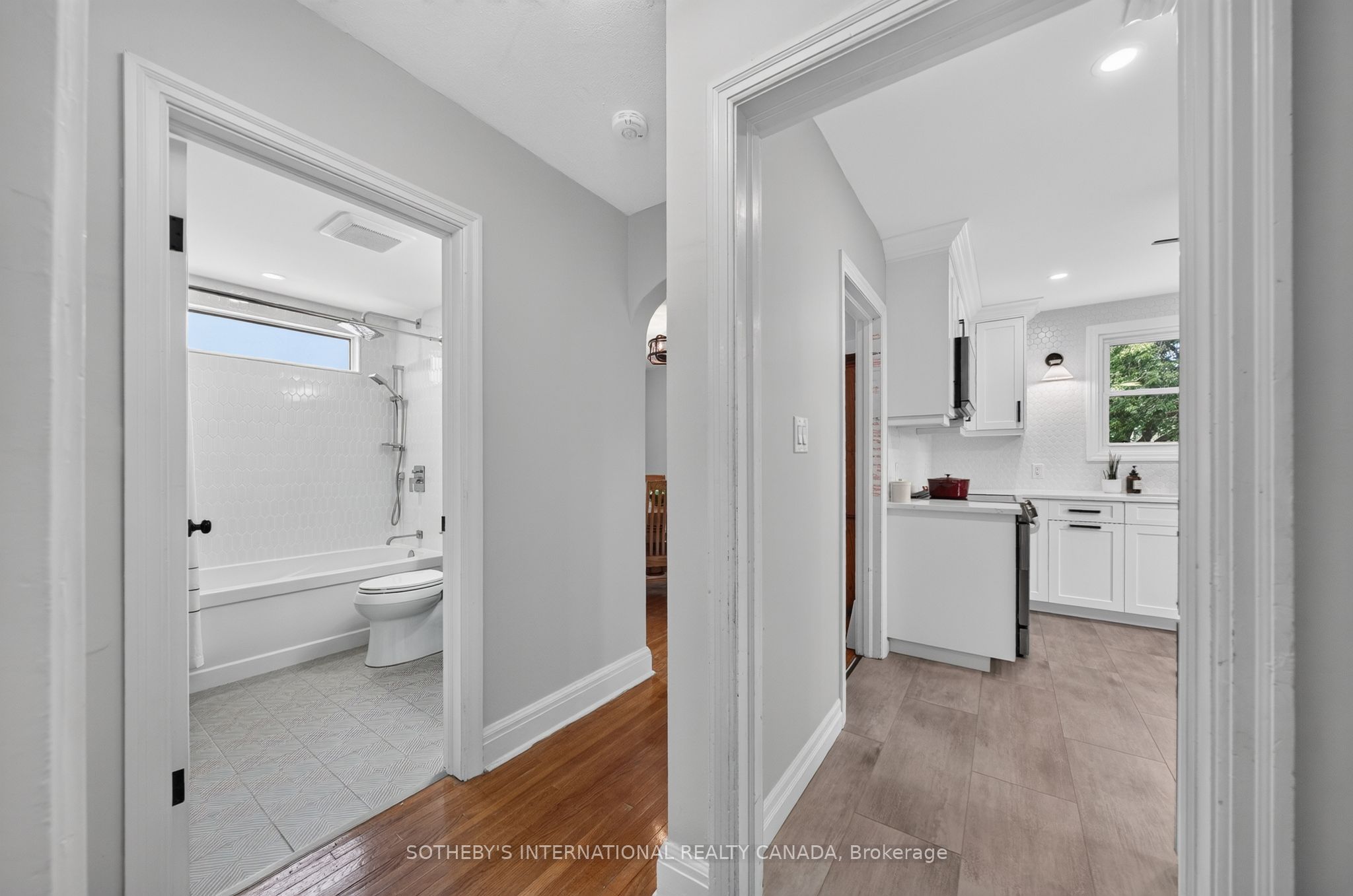 38 Roslin Avenue S, Waterloo, ON N2L 2P8 photo 4