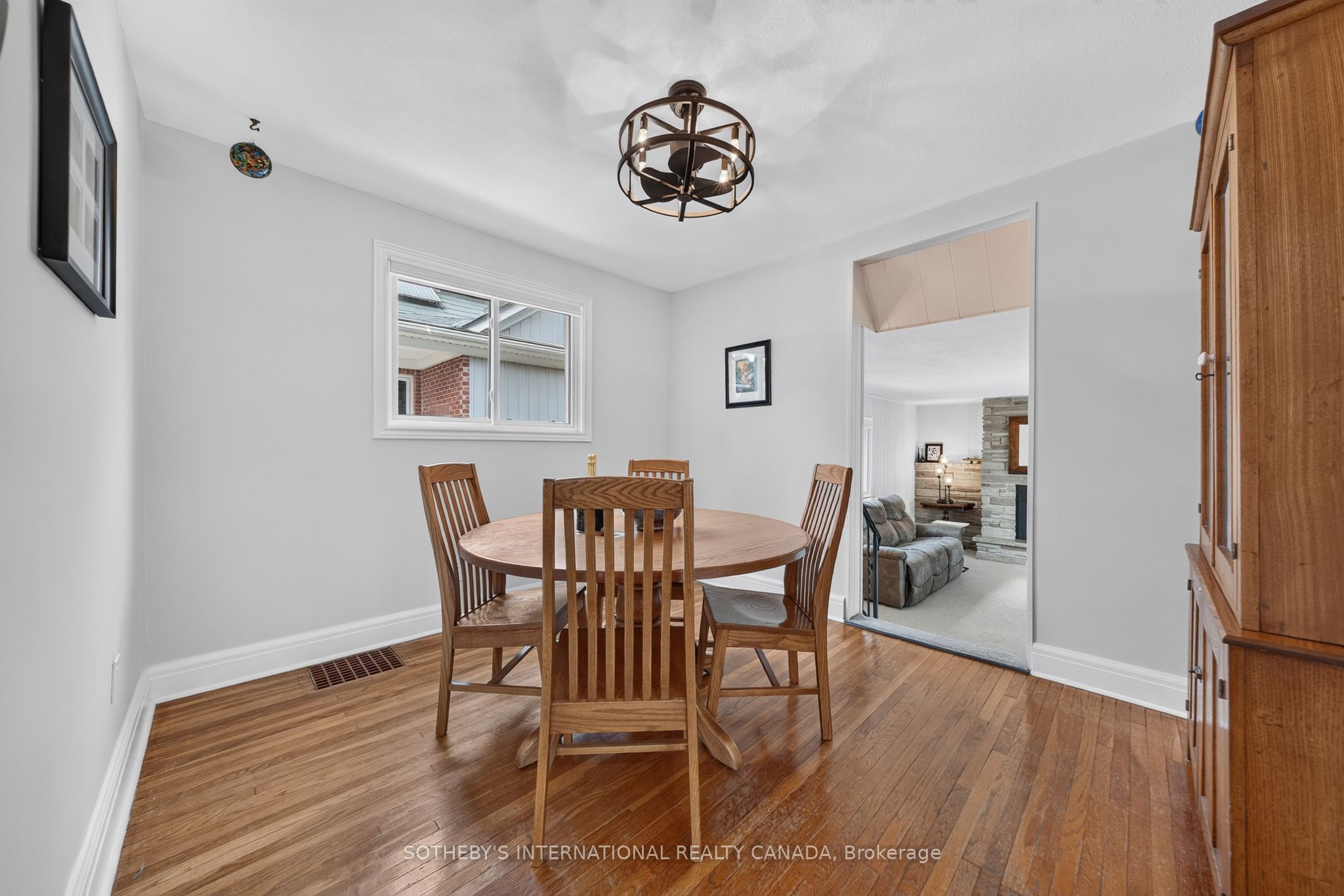 38 Roslin Avenue S, Waterloo, ON N2L 2P8 photo 5