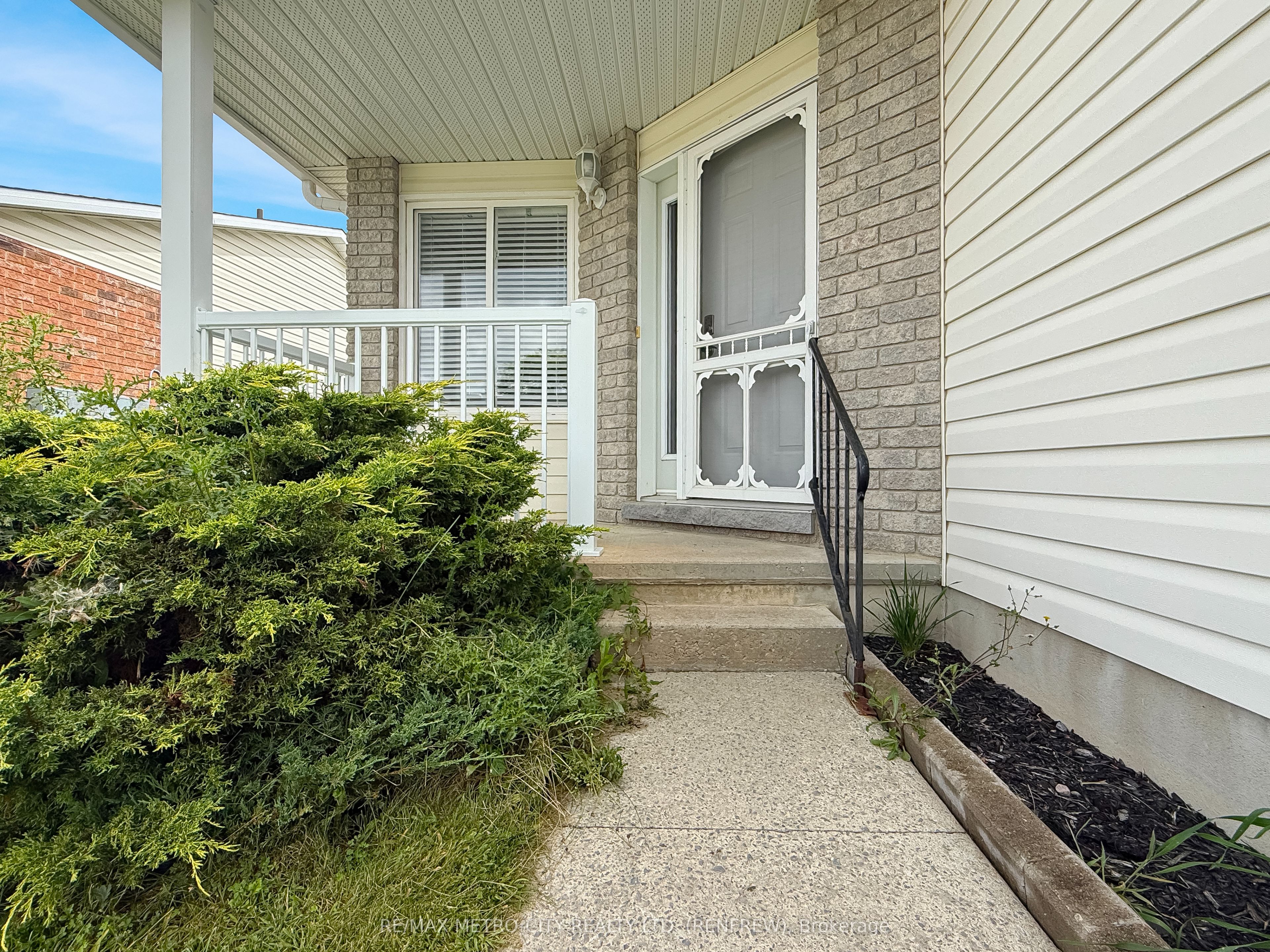 813 Eighth Street, Renfrew, ON K7V 4K9 photo 3