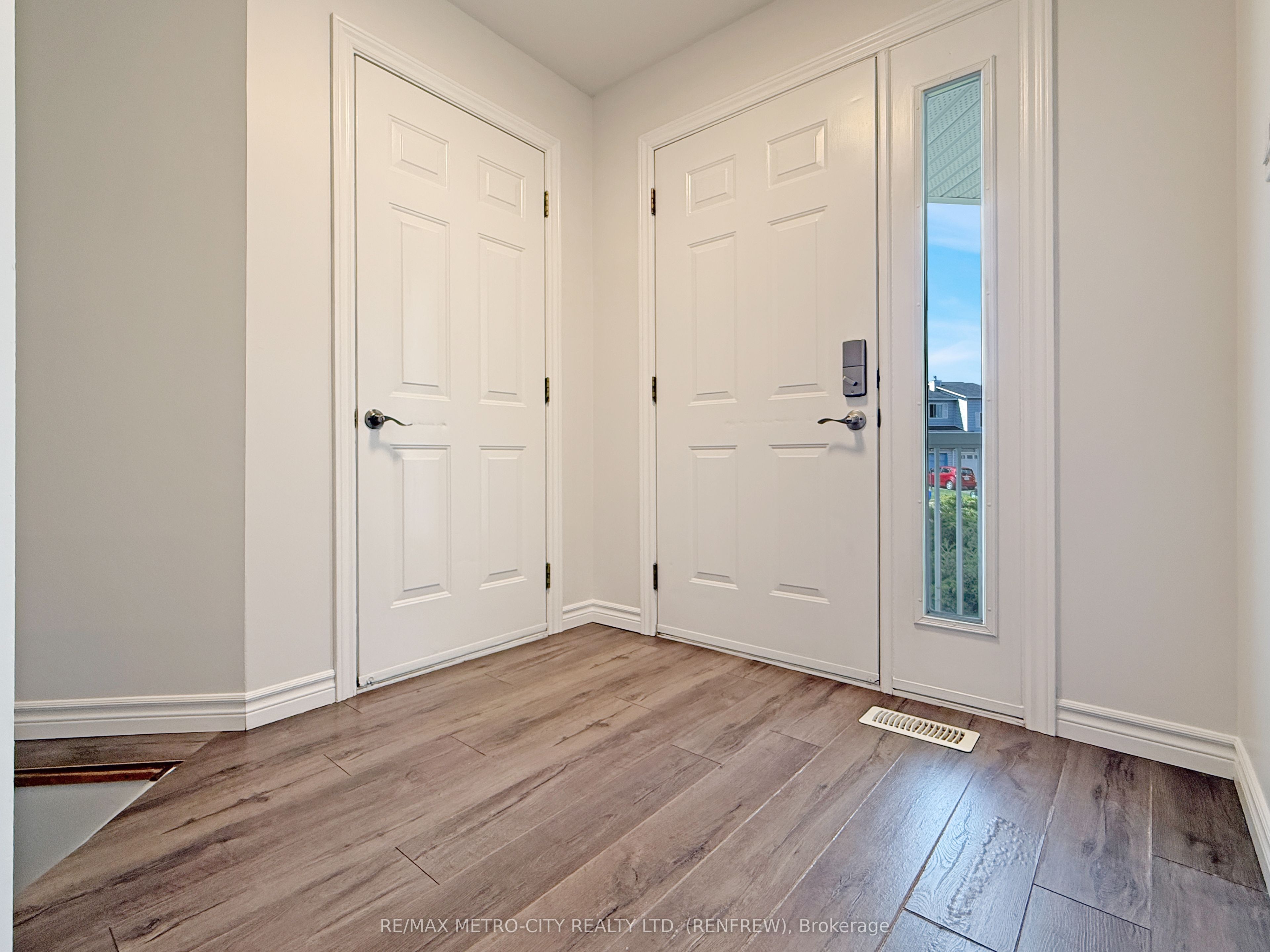 813 Eighth Street, Renfrew, ON K7V 4K9 photo 4