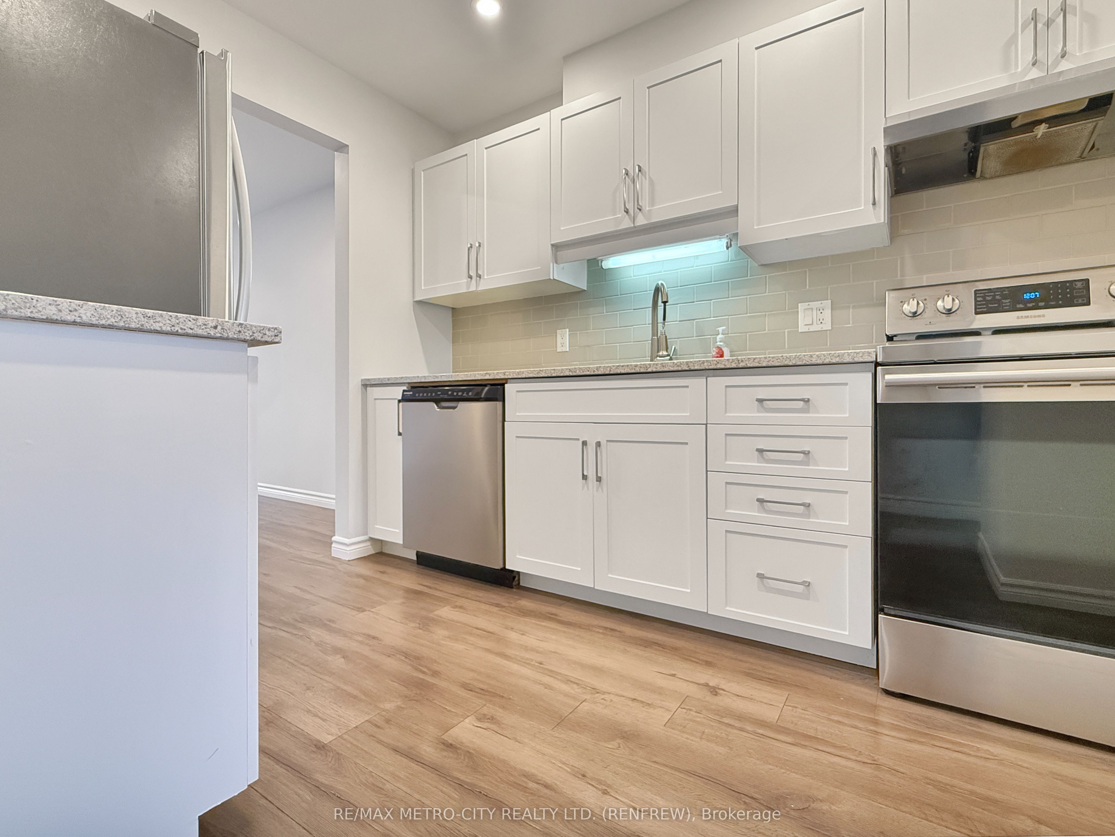 813 Eighth Street, Renfrew, ON K7V 4K9 photo 5