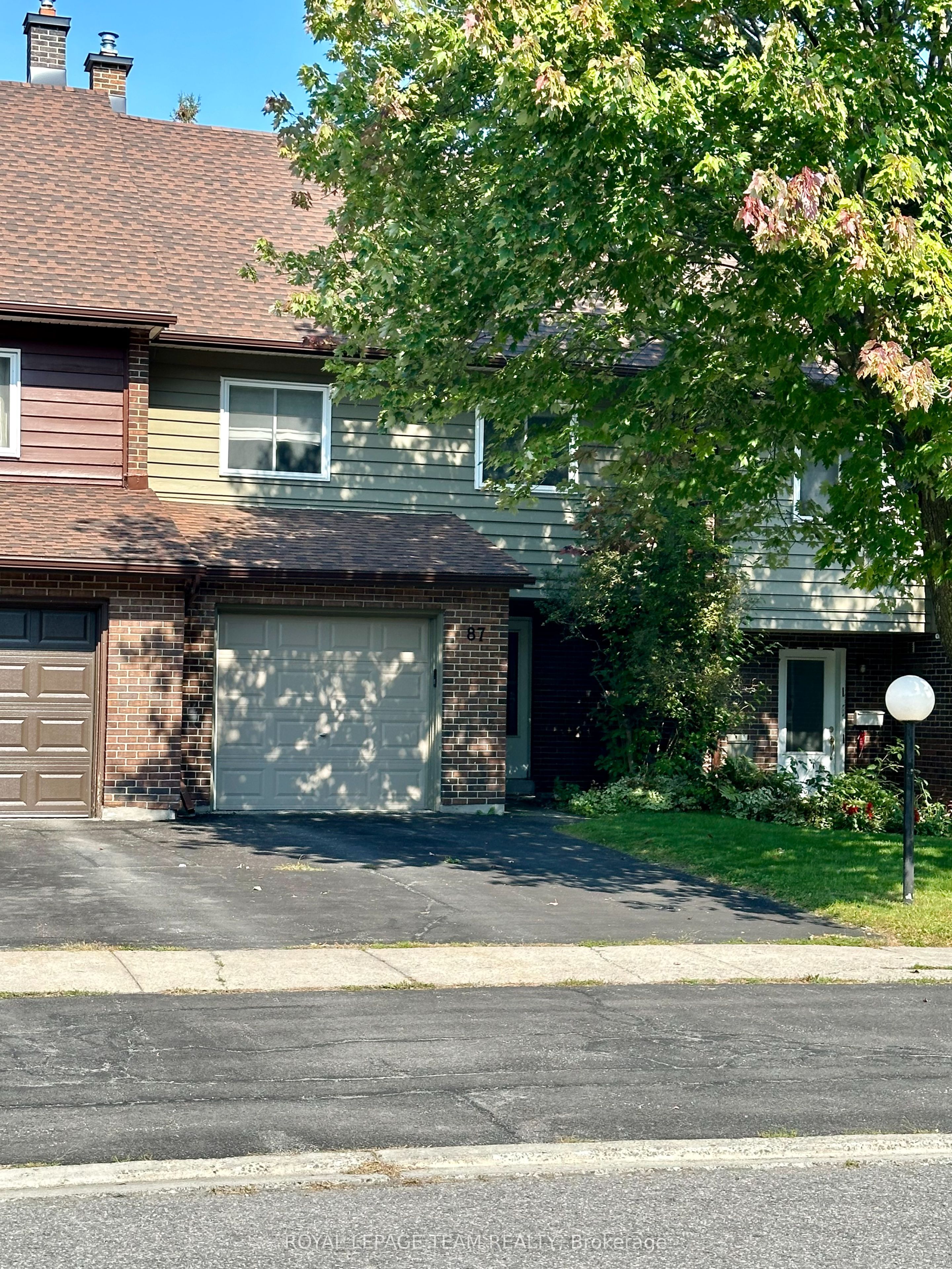87 GLEN PARK Drive, Blackburn Hamlet, ON K1B 3Z1 photo 2