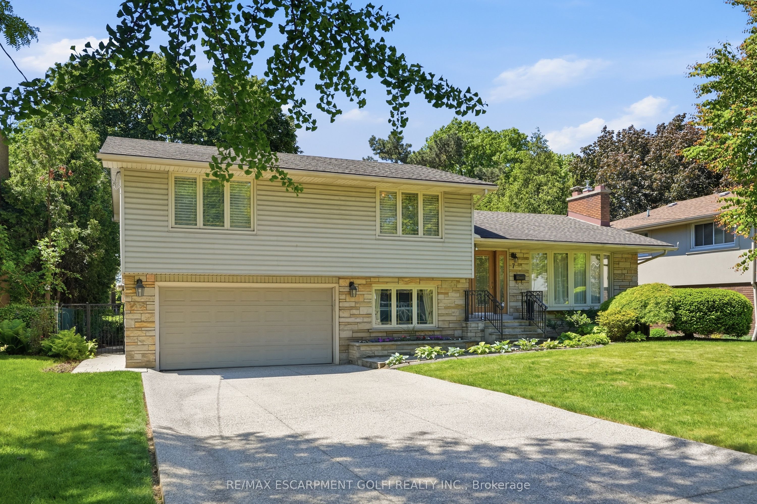 7 Braemar Place, Hamilton, ON L9C 1C9 photo 2
