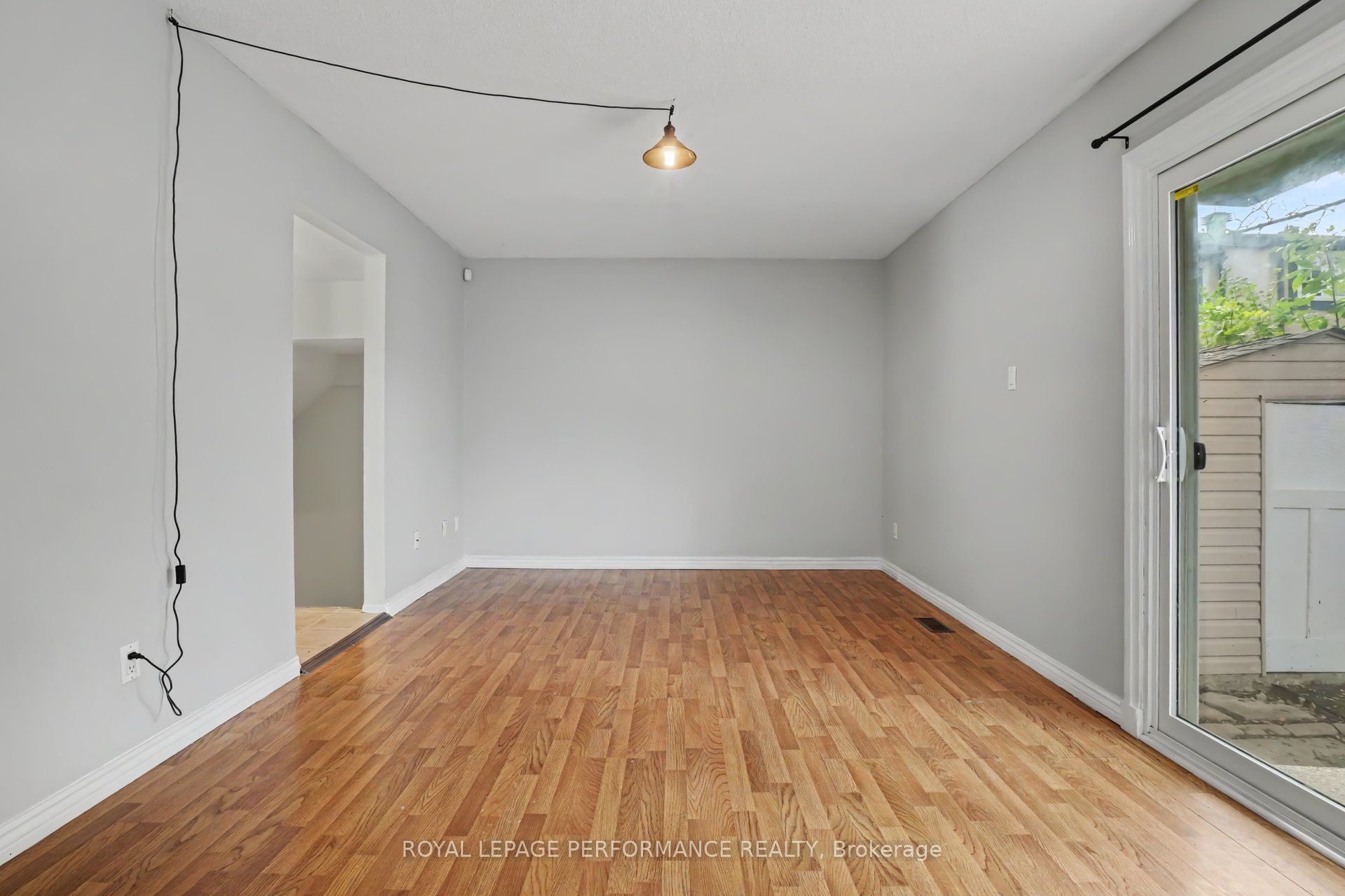 1394 Ridgebrook Drive, Cyrville - Carson Grove - Pineview, ON K1B 4T2 photo 5