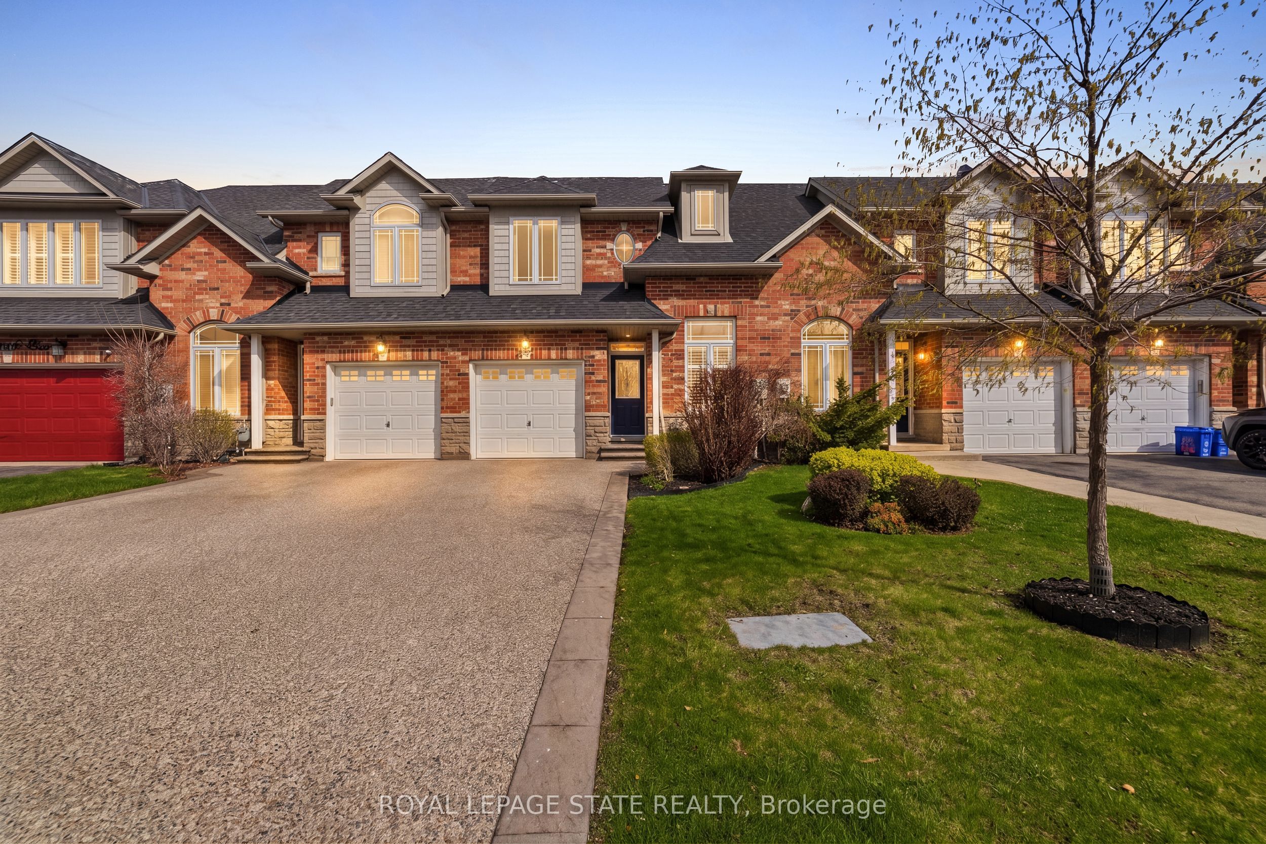 92 Benziger Lane, Hamilton, ON L8E 6G5