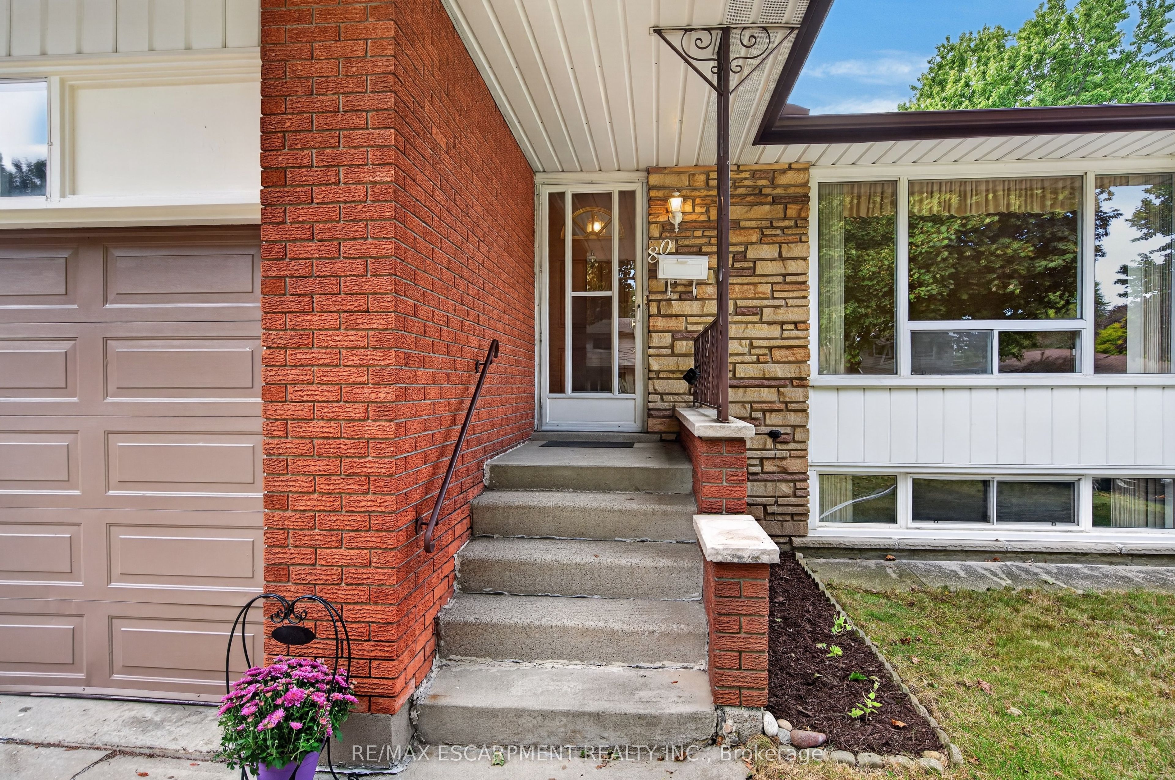 80 Sarasota Avenue, Hamilton, ON L9C 3X5 photo 3