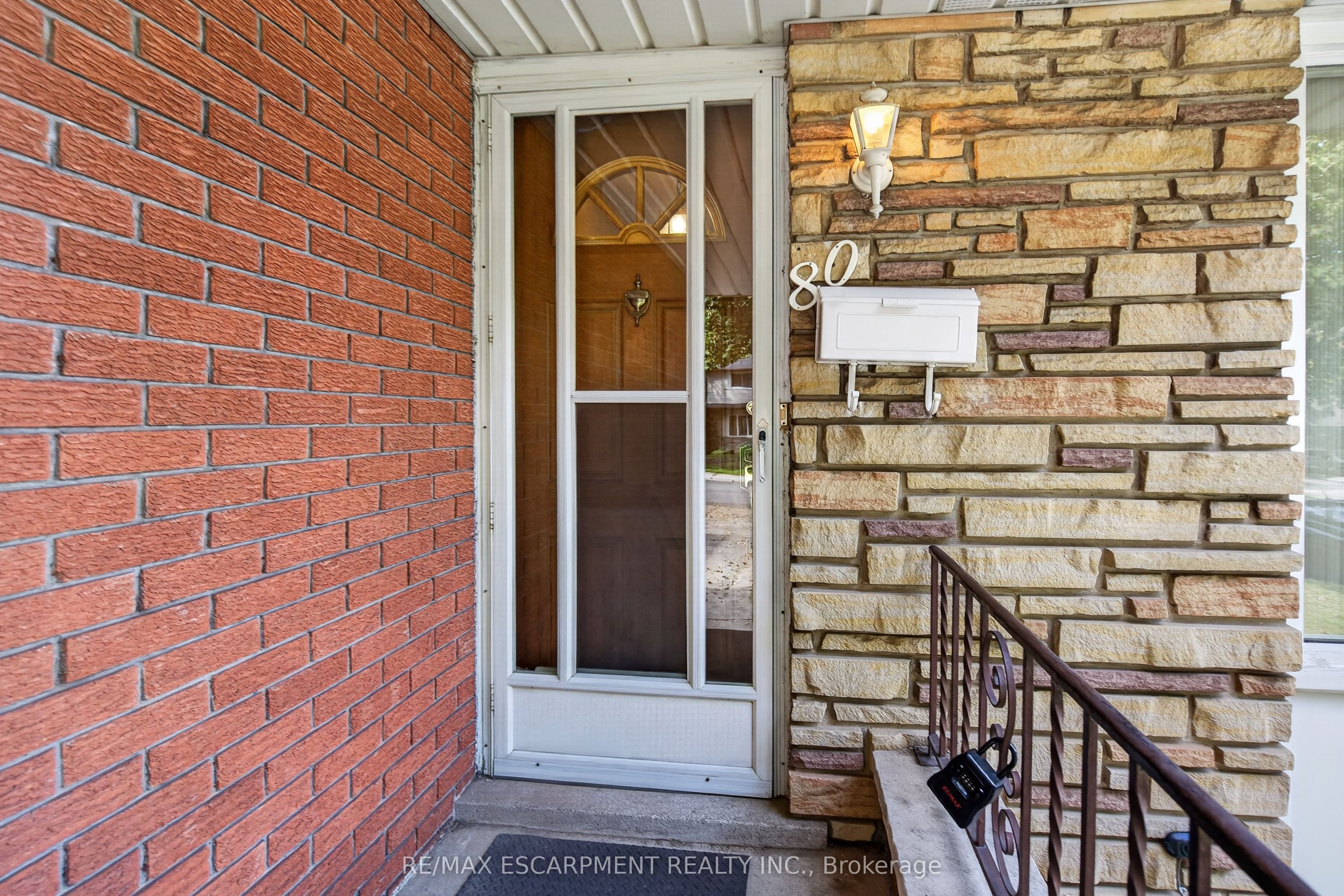 80 Sarasota Avenue, Hamilton, ON L9C 3X5 photo 4