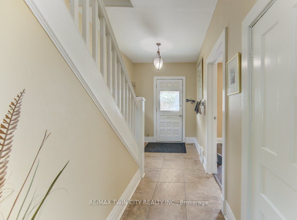 271 London Road W, Guelph, ON N1H 2C7 photo 4