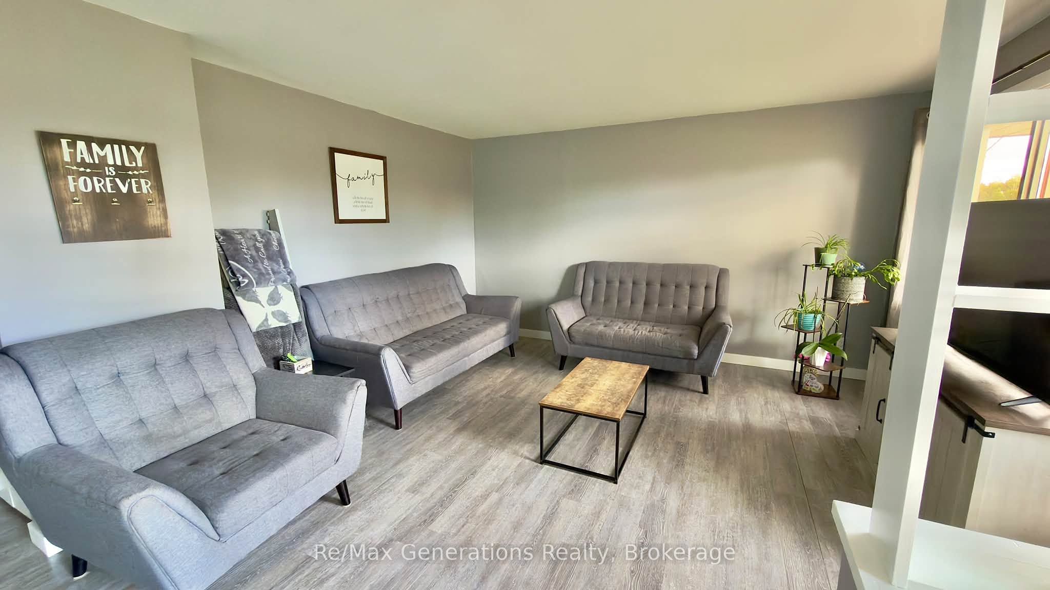 177 Matthews Street, Thunder Bay, ON P7A 3K8 photo 3
