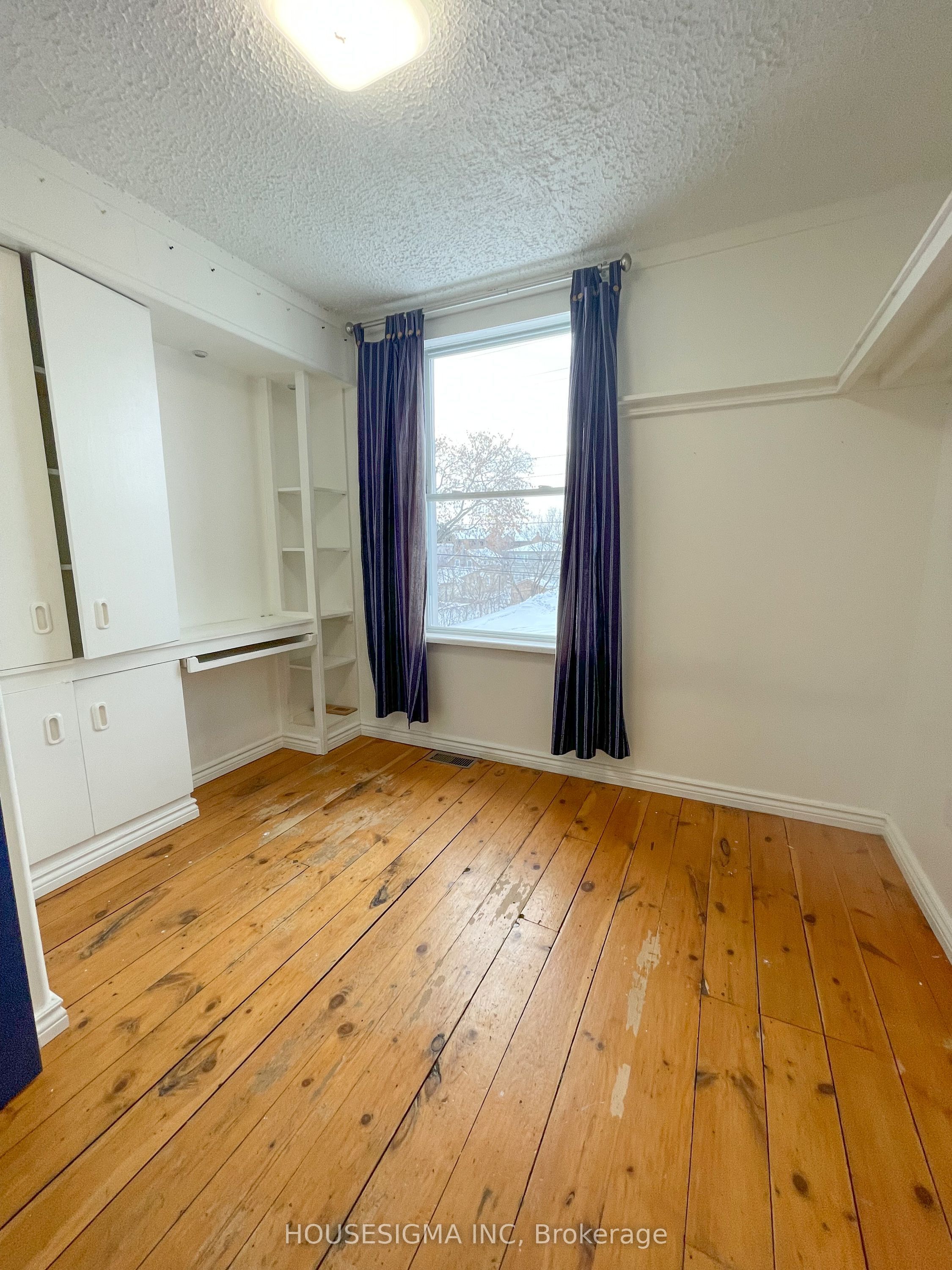 301 Cyr Avenue, Vanier and Kingsview Park, ON K1L 7N6 photo 5