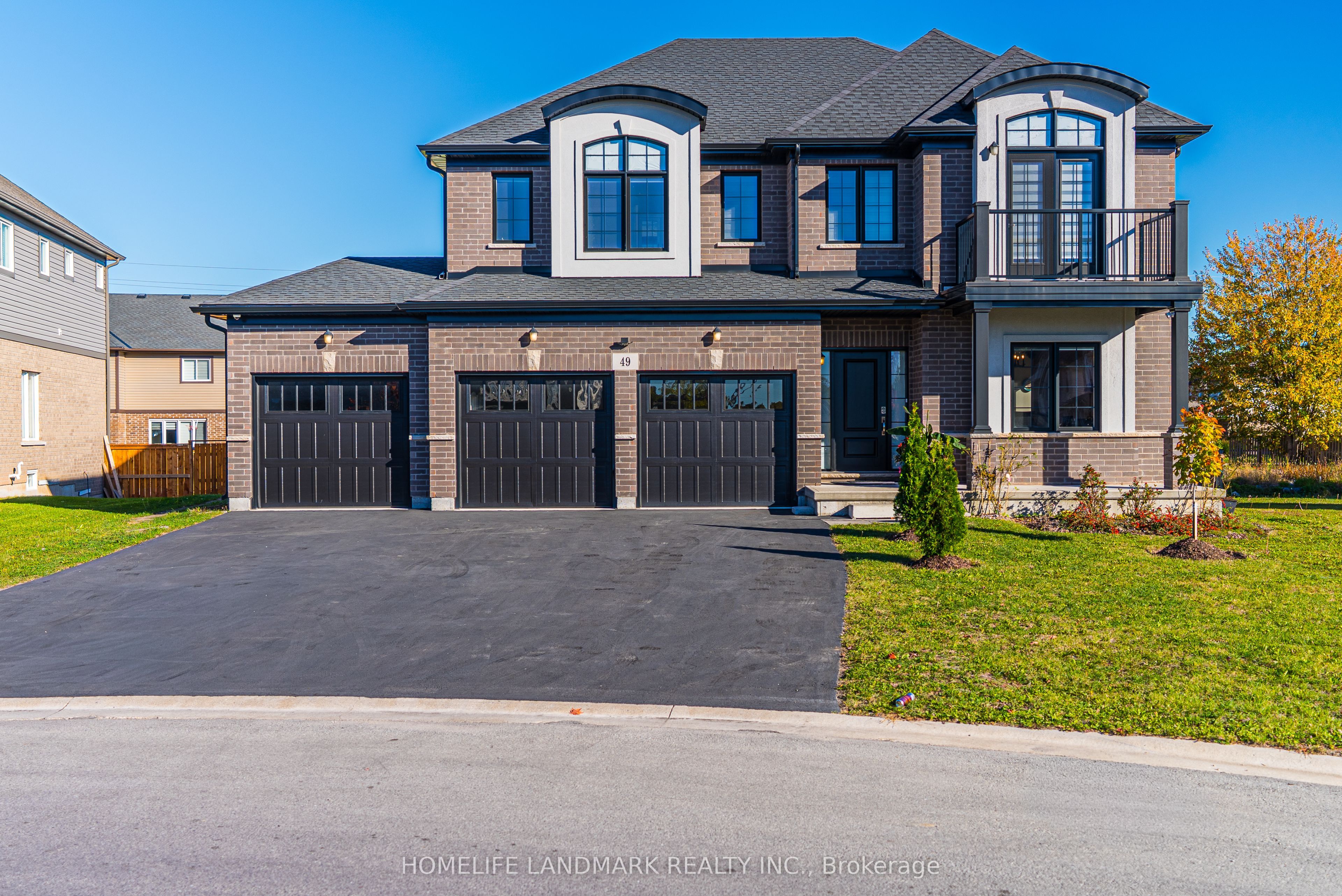 49 MONARCH Street, Welland, ON L3C 0E6