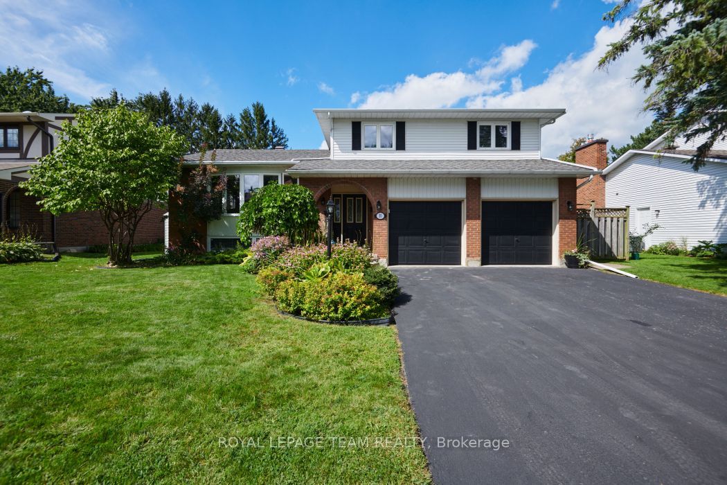 31 Elke Drive, Barrhaven, ON K2J 2B9