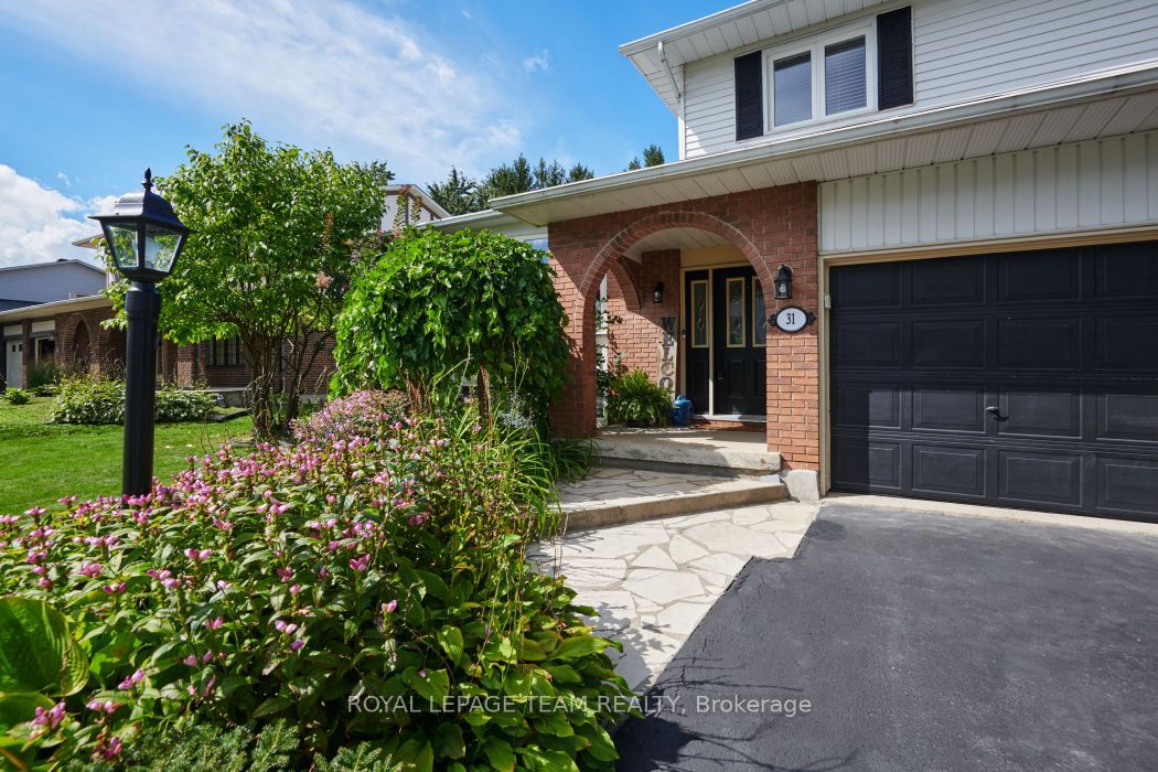 31 Elke Drive, Barrhaven, ON K2J 2B9 photo 3