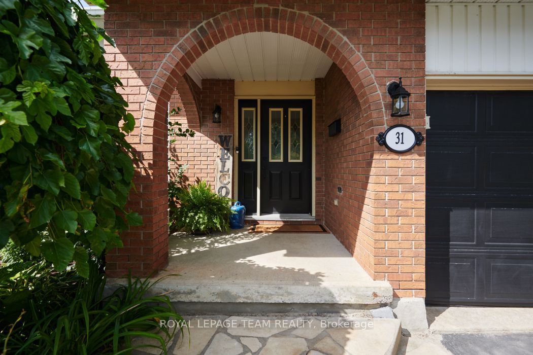 31 Elke Drive, Barrhaven, ON K2J 2B9 photo 4