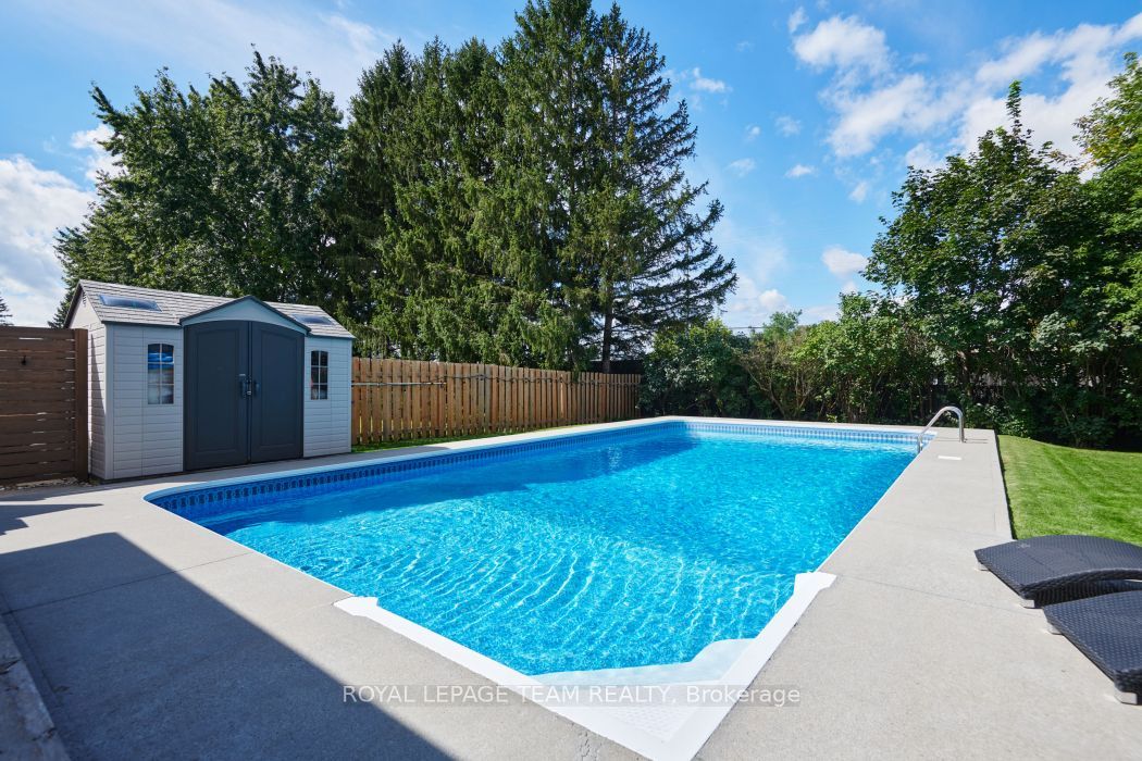 31 Elke Drive, Barrhaven, ON K2J 2B9 photo 5