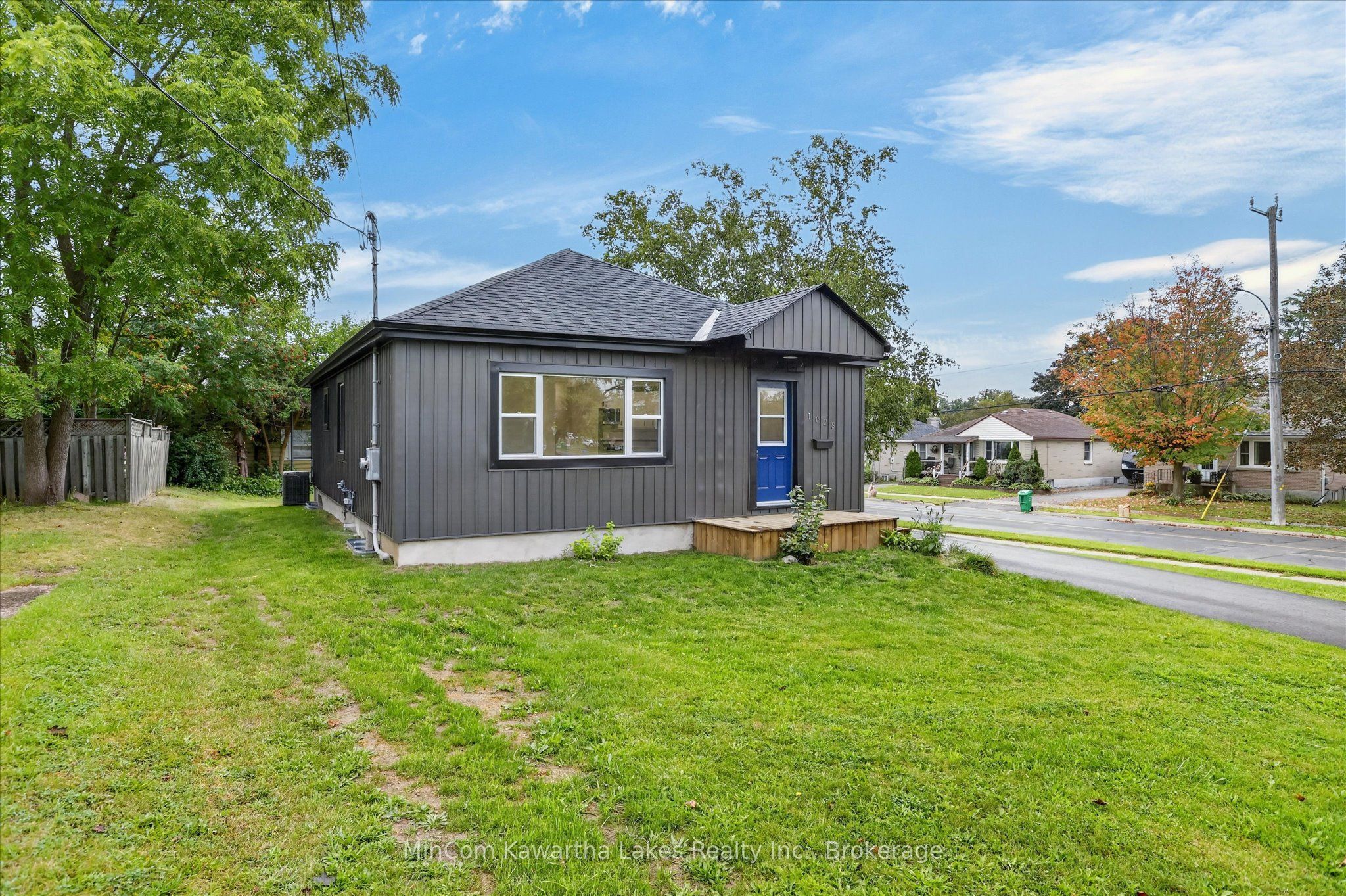 1028 Western Avenue, Peterborough, ON K9J 5W4 photo 3