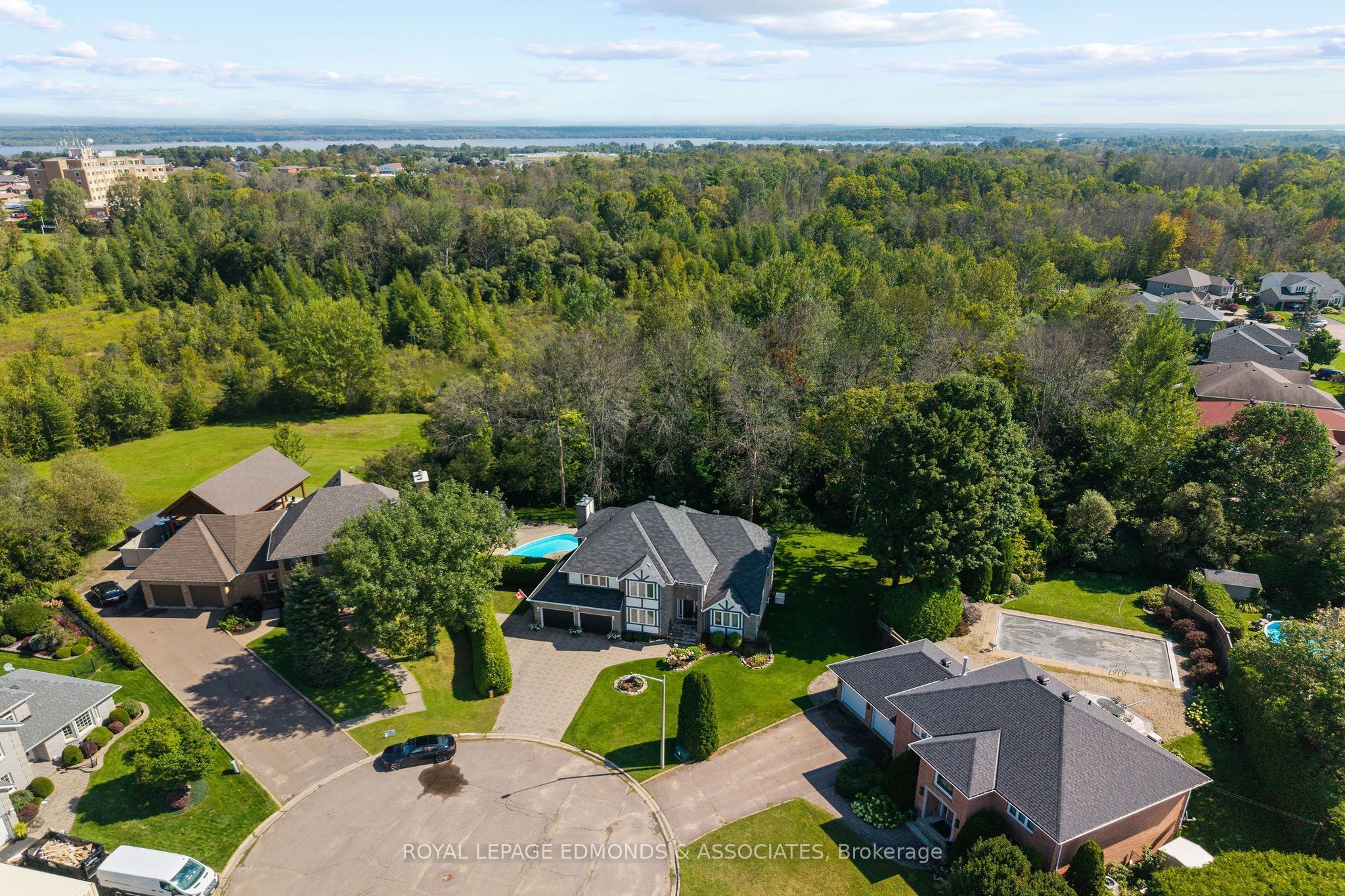 131 Owens Street, Pembroke, ON K8A 8K1 photo 4