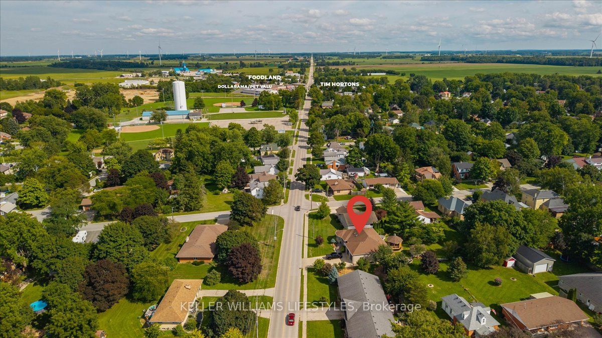 6217 Townsend Line, Lambton Shores, ON N0N 1J0 photo 2
