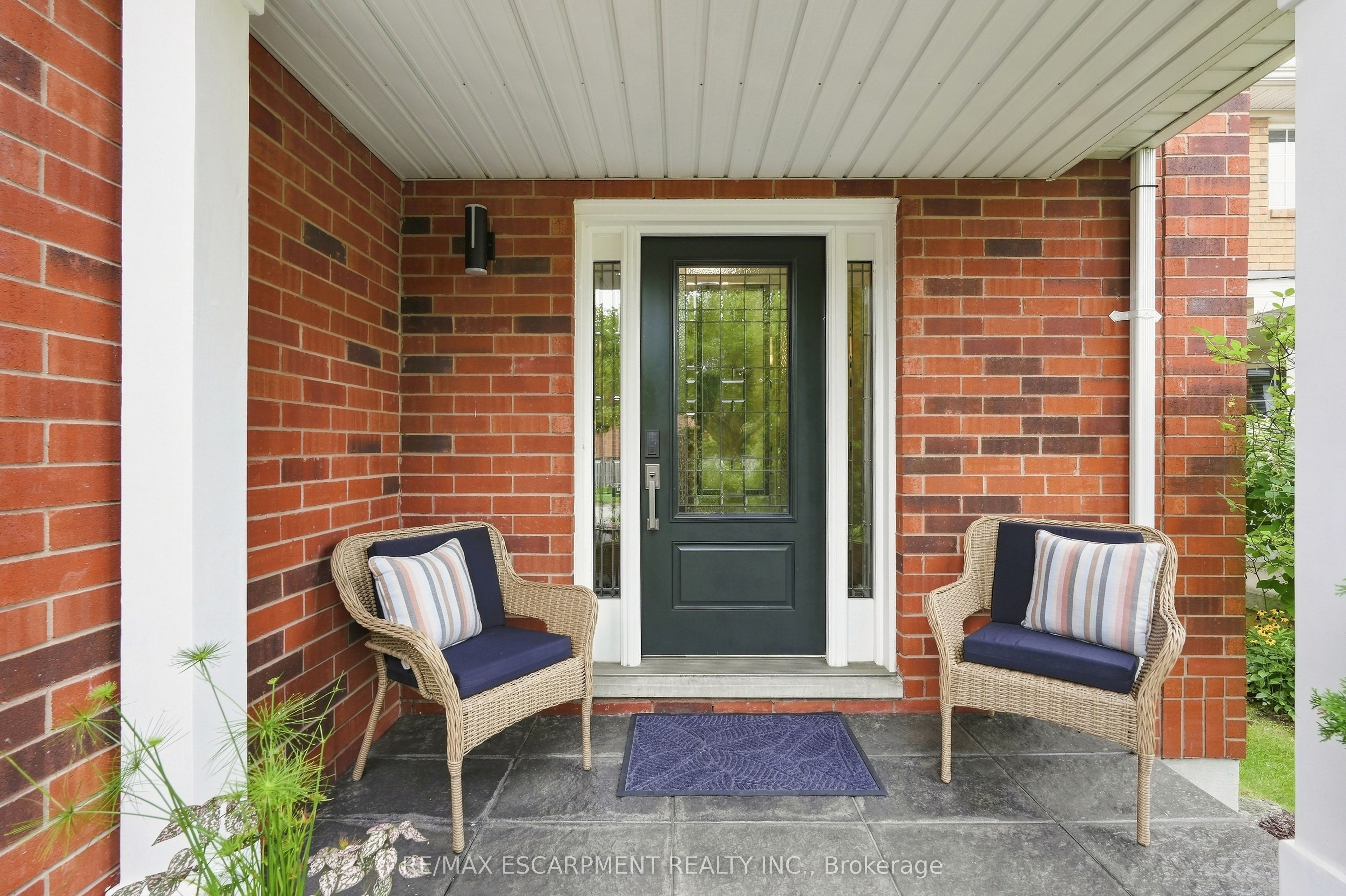 48 Bridgeport Crescent, Hamilton, ON L9K 1K4 photo 2
