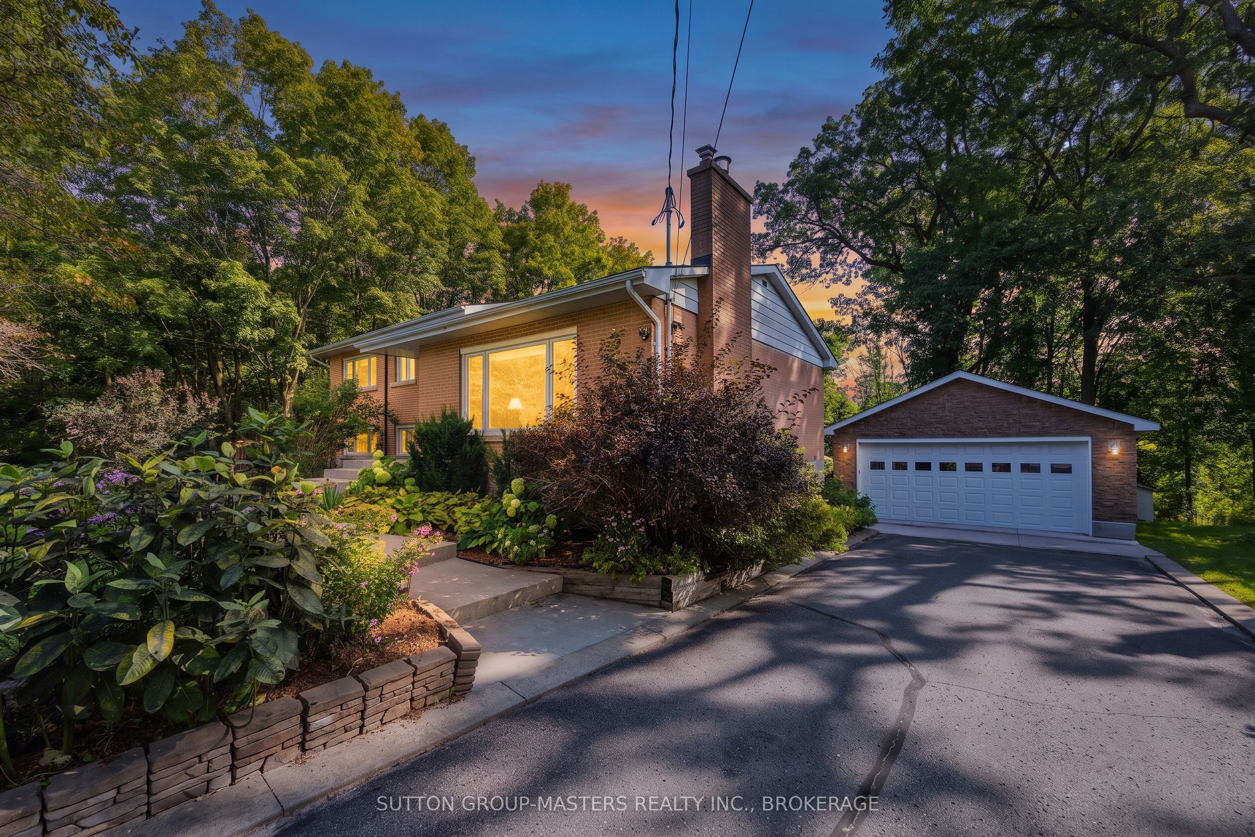 732 Centre Street, Kingston, ON K7M 5E4