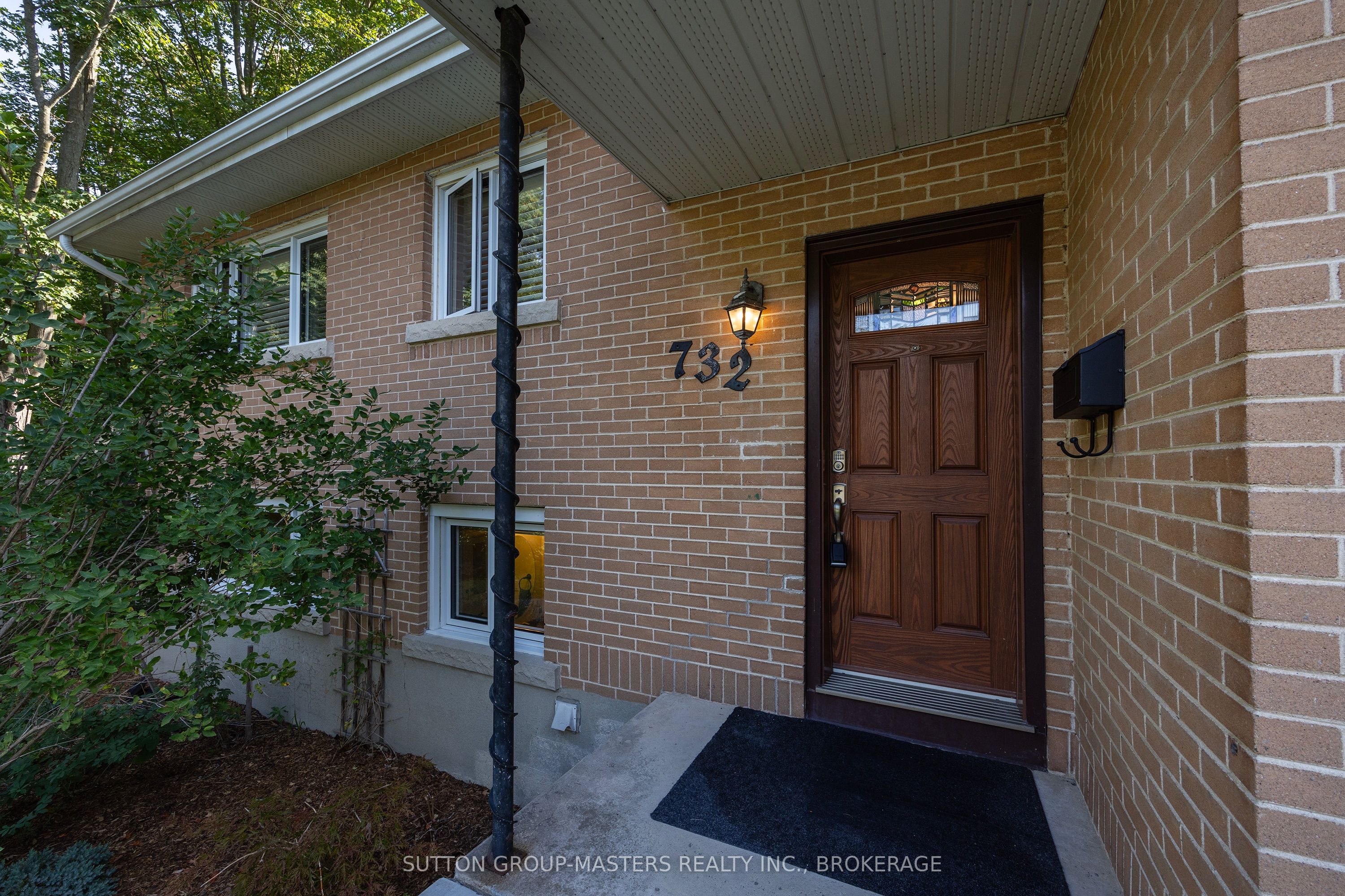 732 Centre Street, Kingston, ON K7M 5E4 photo 3