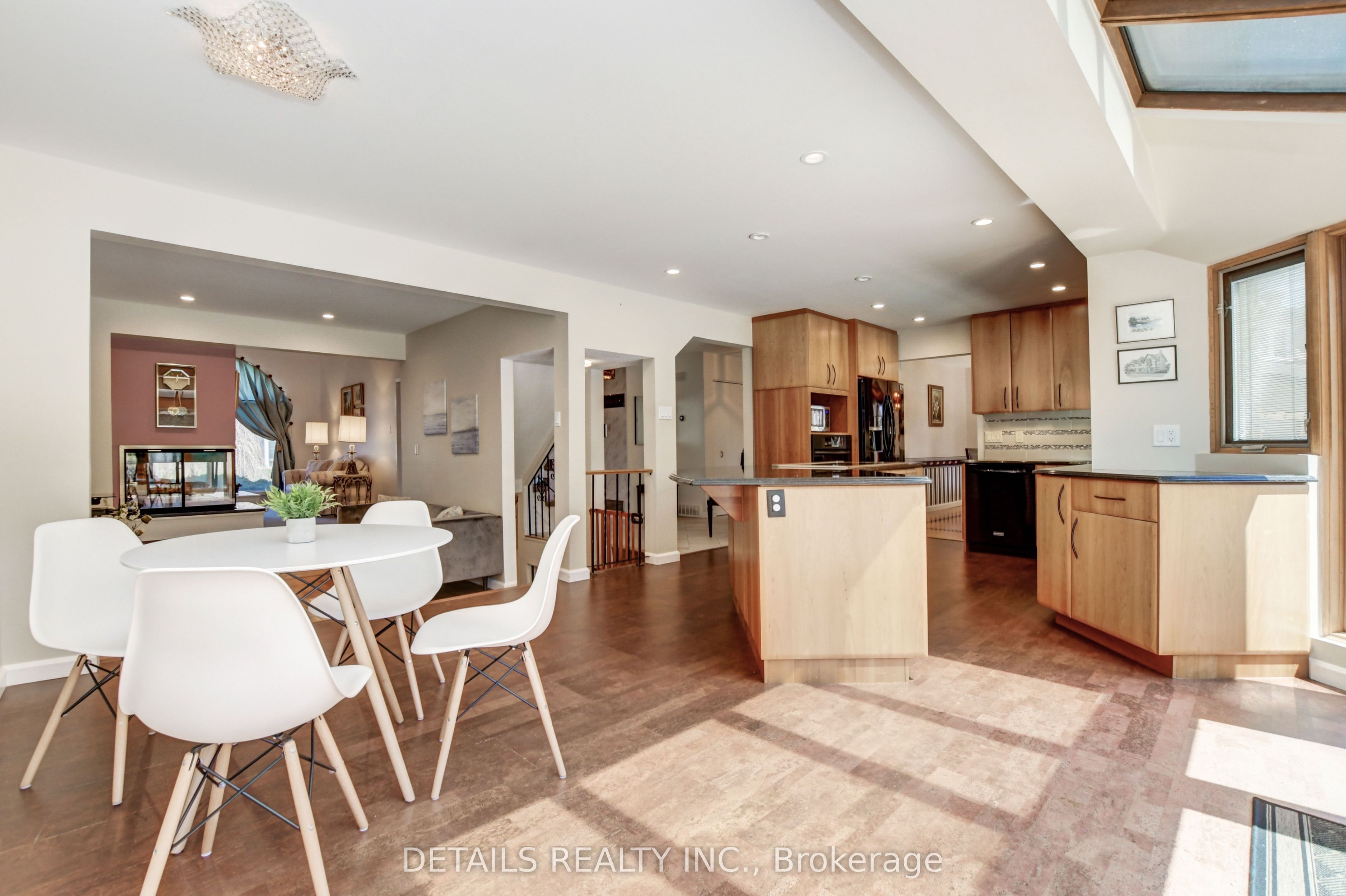 4388 Whittaker Crescent, Cyrville - Carson Grove - Pineview, ON K1B 4P2 photo 4