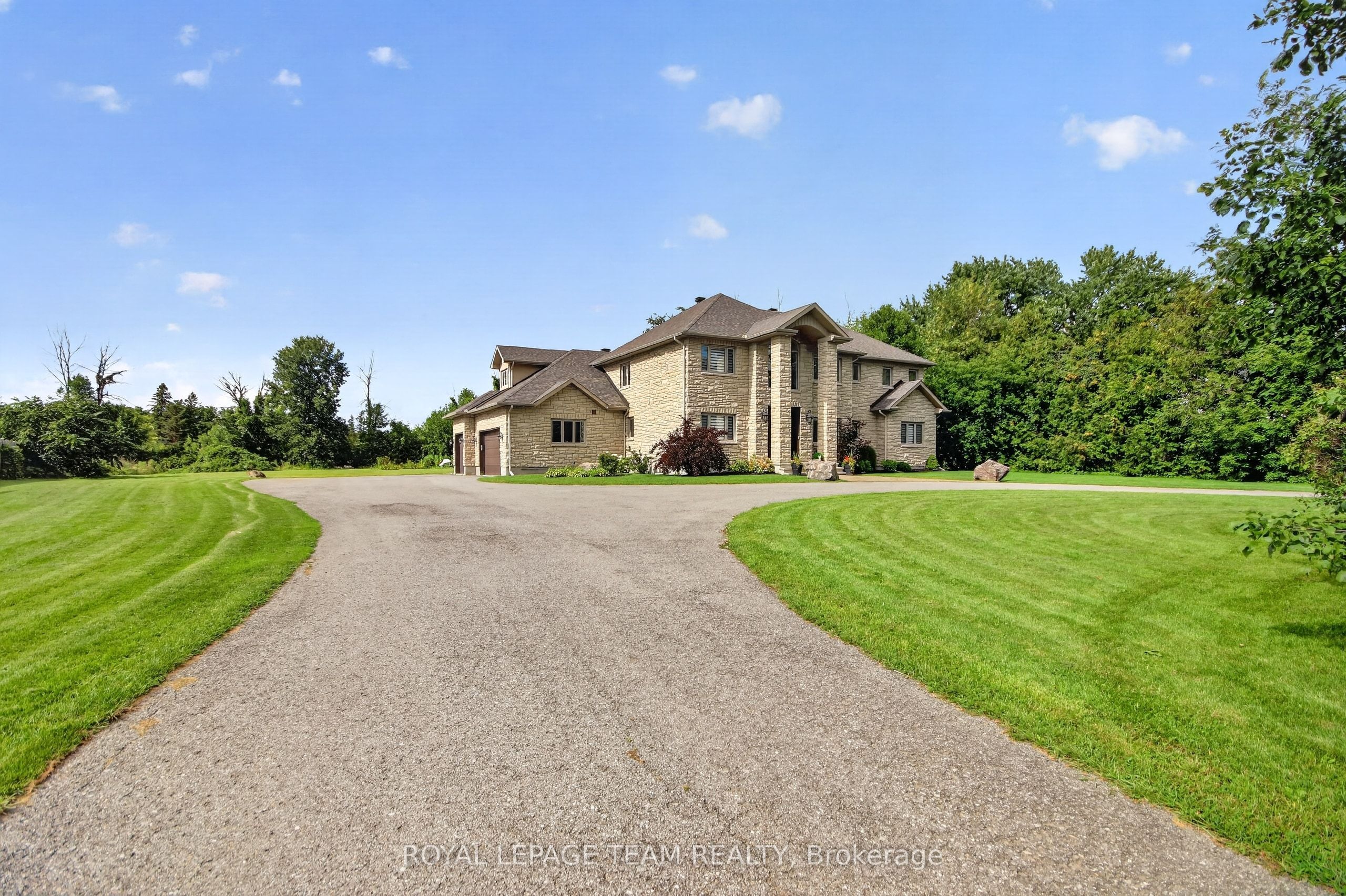 1425 Balmoral Drive, Blossom Park - Airport and Area, ON K1V 1H2 photo 2