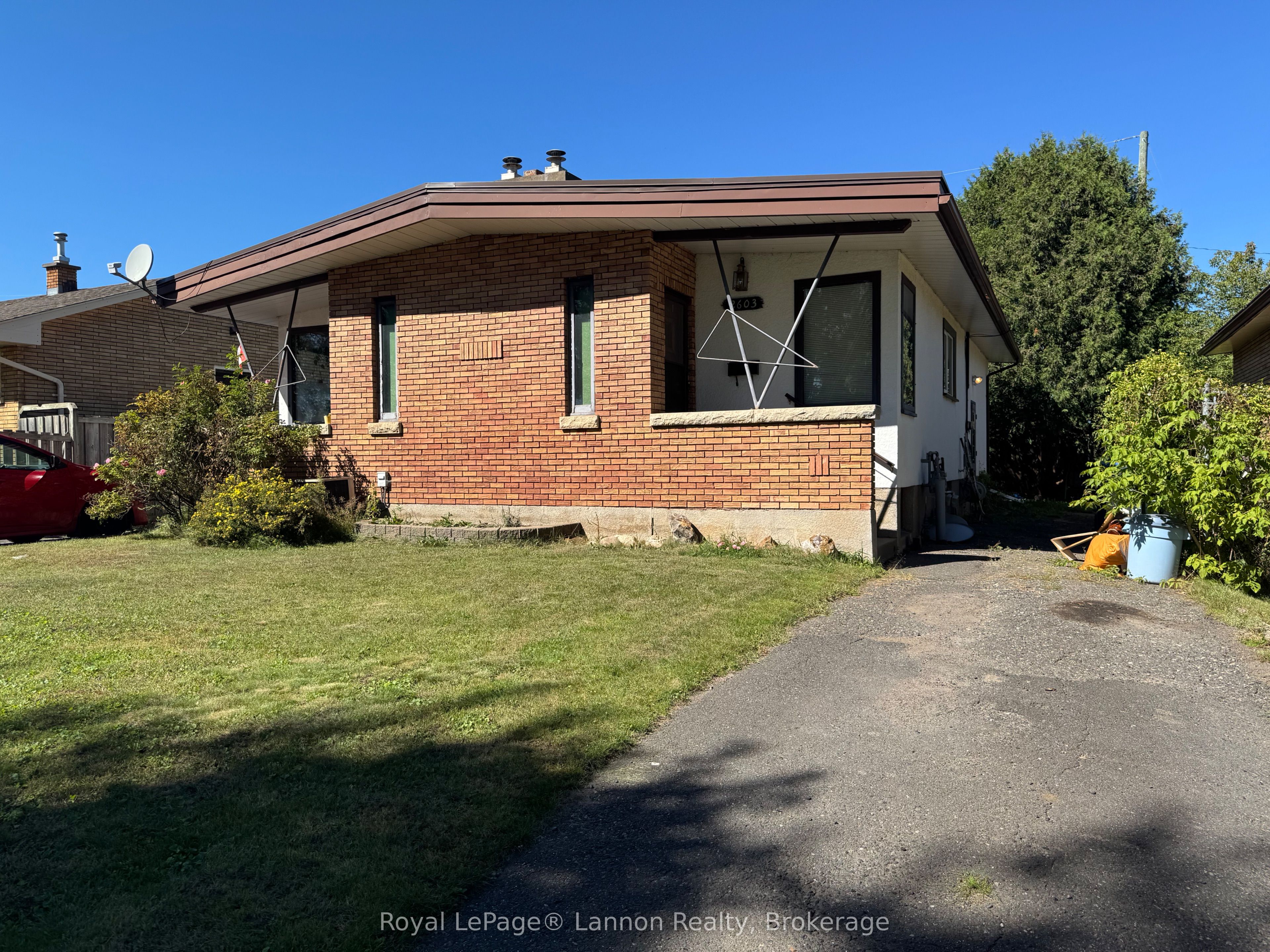 2603 - 2605 Rankin Street, Thunder Bay, ON P7E 6A3