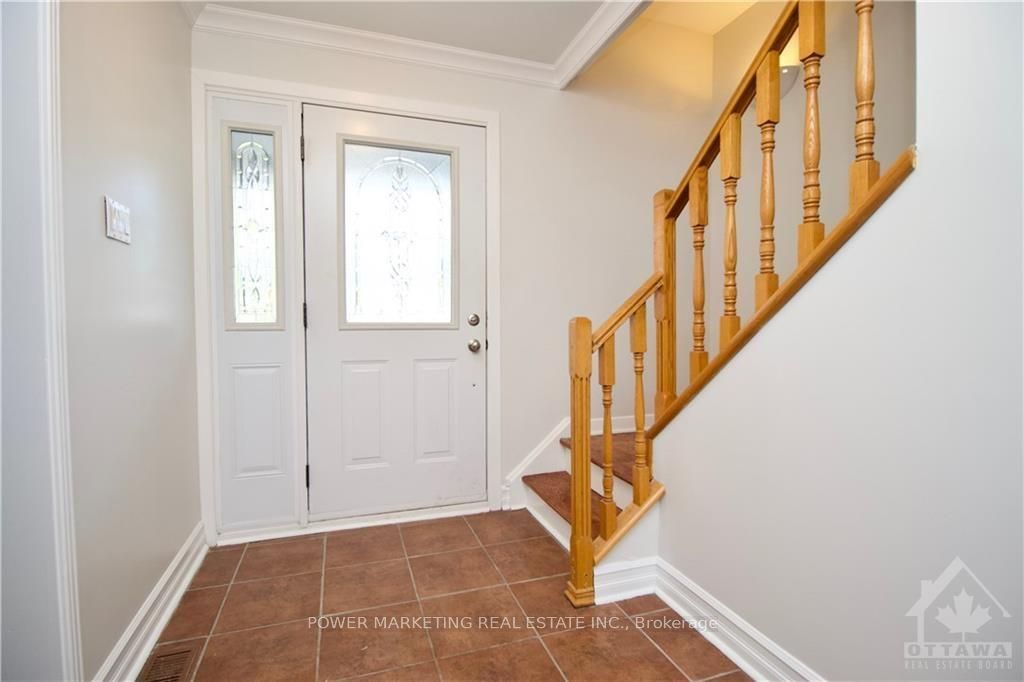 58 AERO Drive, Crystal Bay - Rocky Point - Bayshore, ON K2H 5E4 photo 3