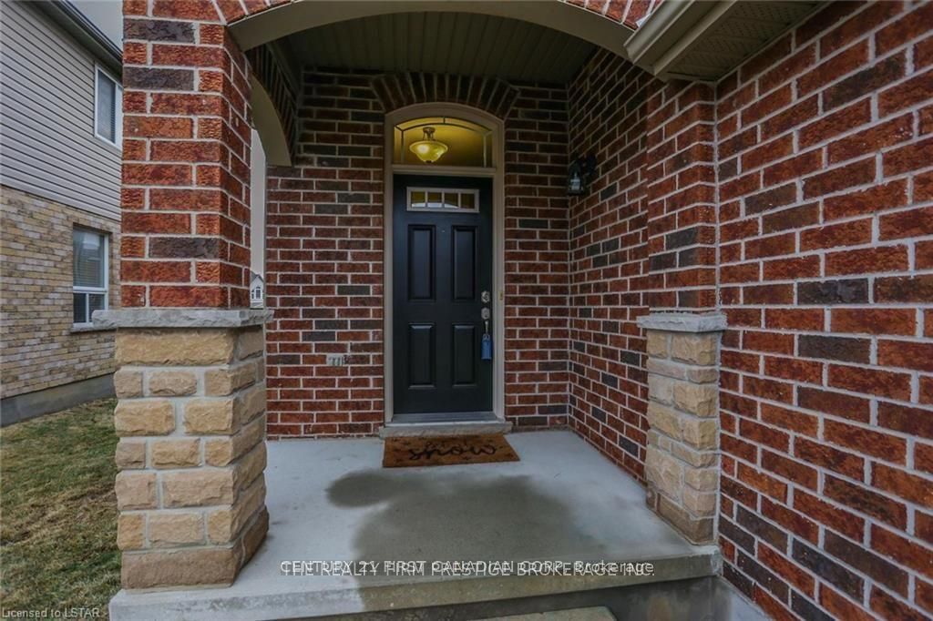 950 Oakcrossing Road, London North, ON N6H 0A7 photo 3