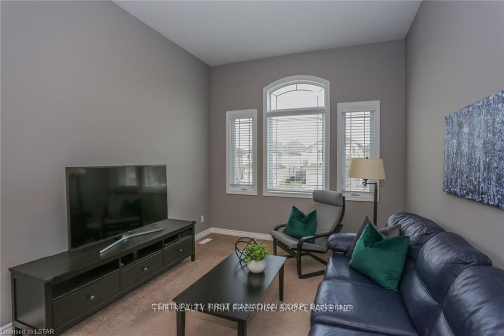 950 Oakcrossing Road, London North, ON N6H 0A7 photo 4