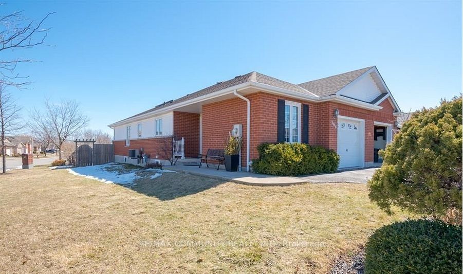 166 St. Lawrence Drive, Welland, ON L3C 7H6 photo 3