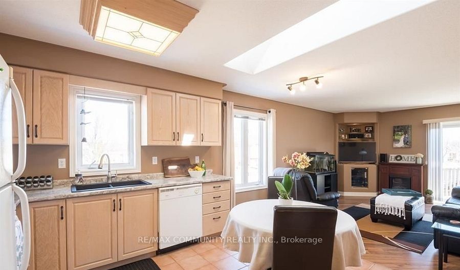 166 St. Lawrence Drive, Welland, ON L3C 7H6 photo 5