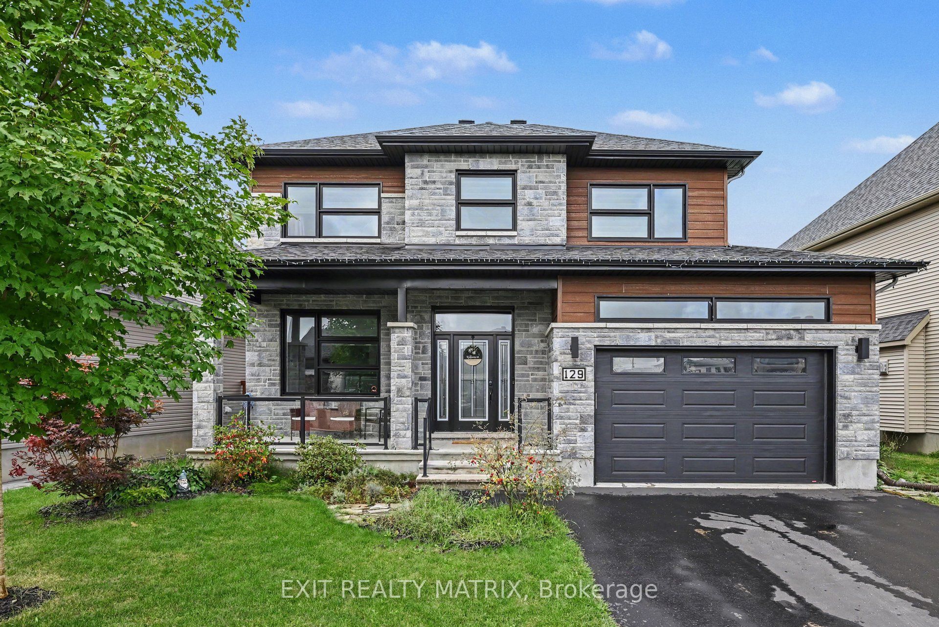 129 Lyon Street, Russell, ON K0A 1W0