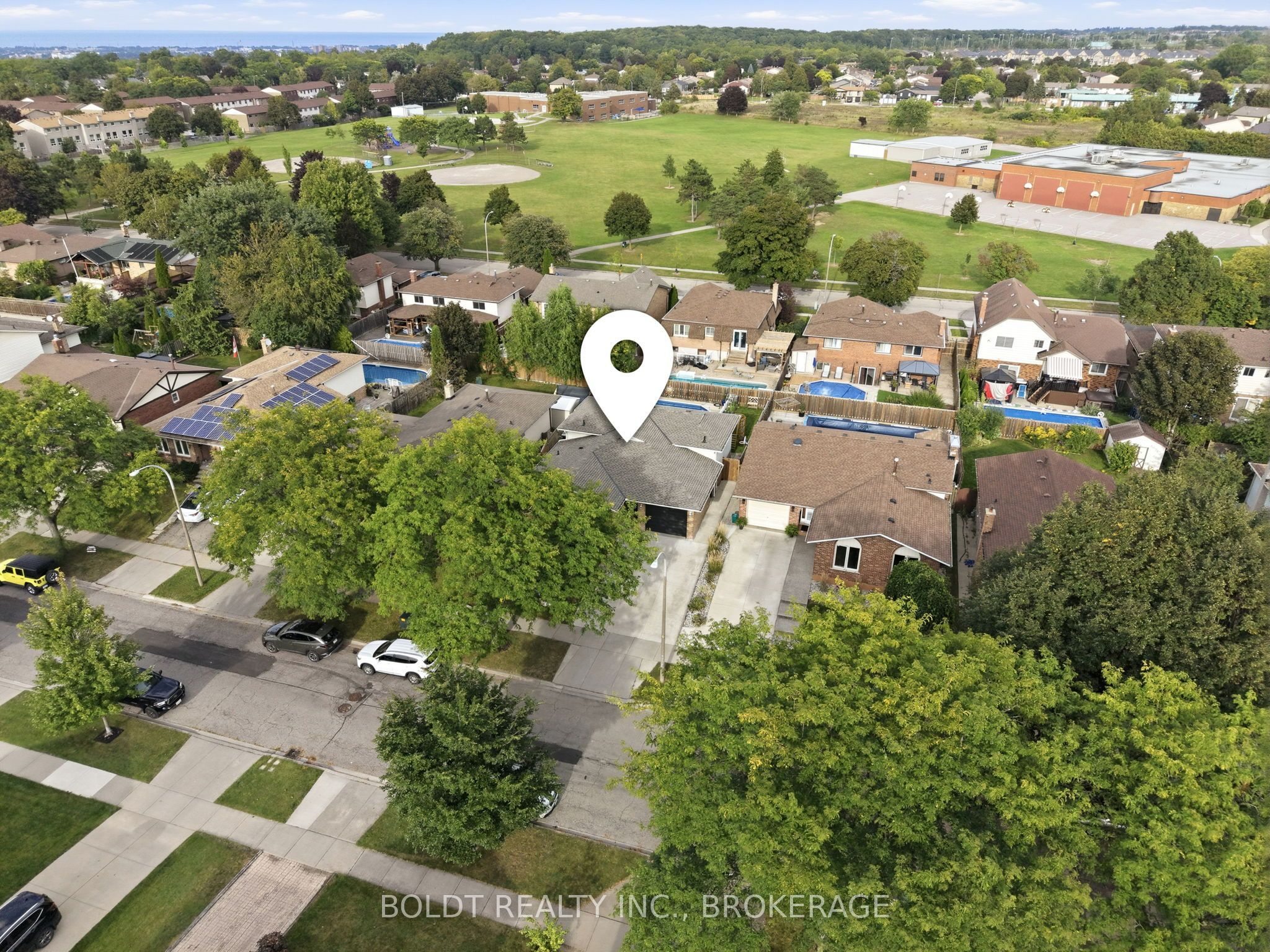 84 Allanbrook Street, Hamilton, ON L8J 1R1 photo 2